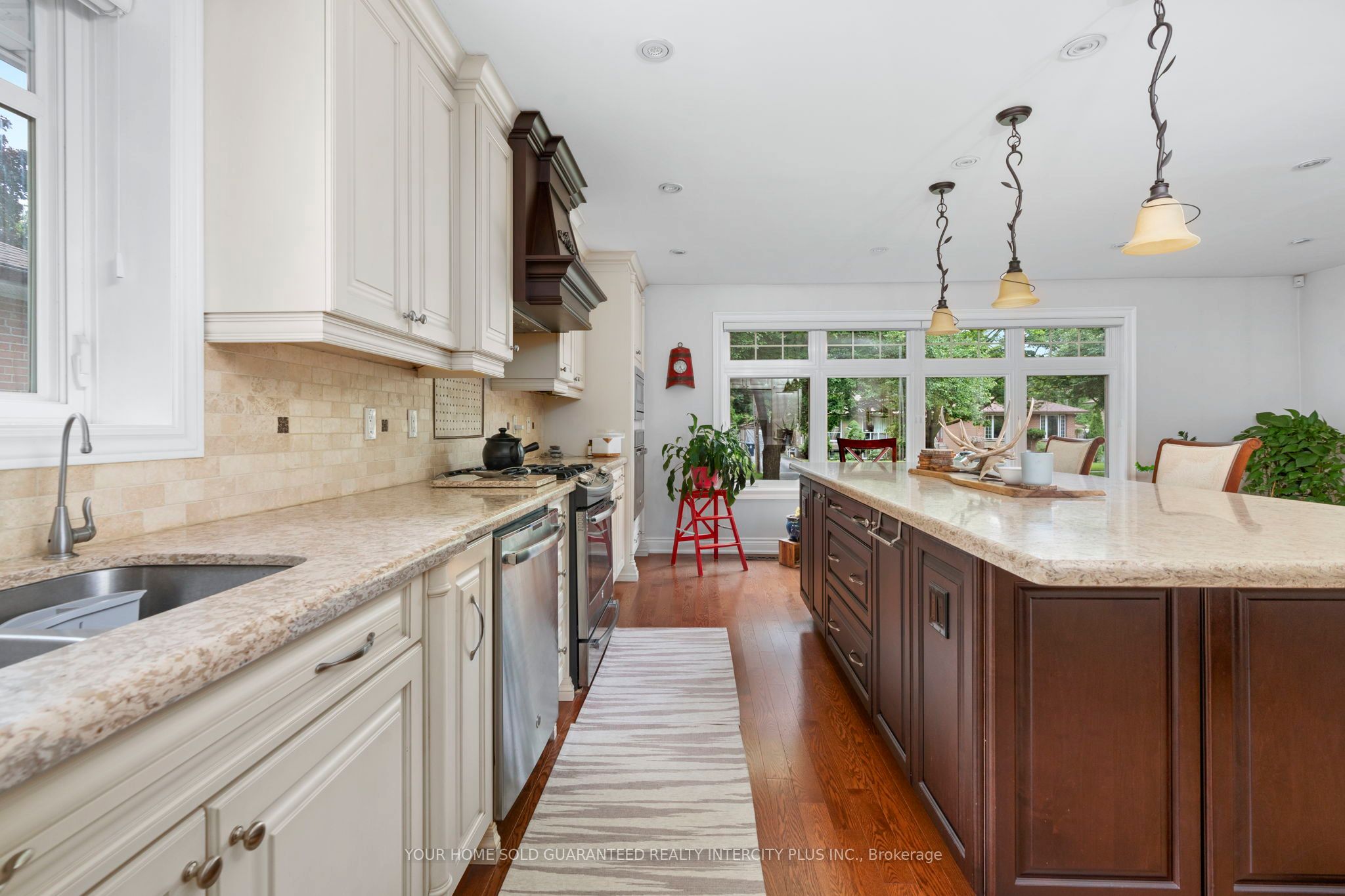 8 Neapolitan Drive