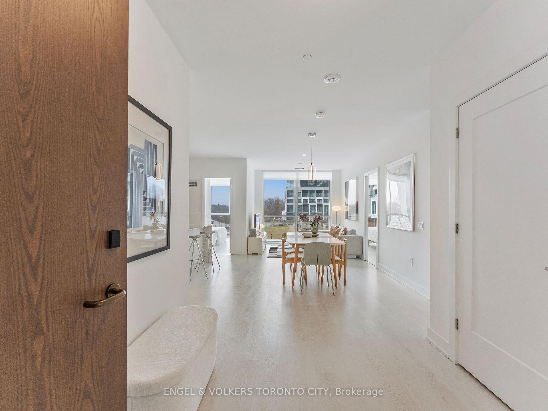 4 Bedrooms Condo at 30 Inn On The Park, Toronto For sale