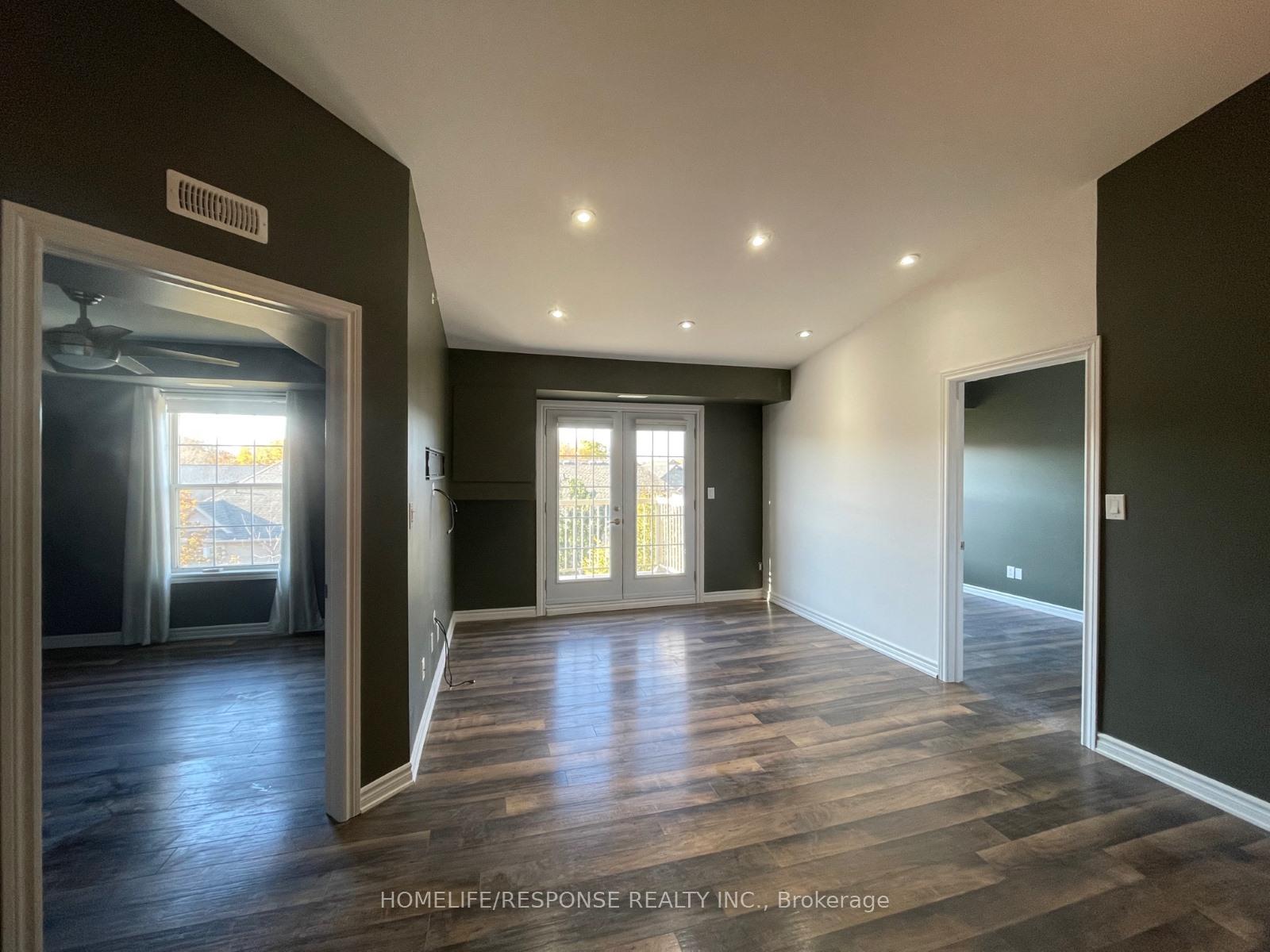 2 Bedrooms Condo at 1830 WALKER’S, Burlington For sale