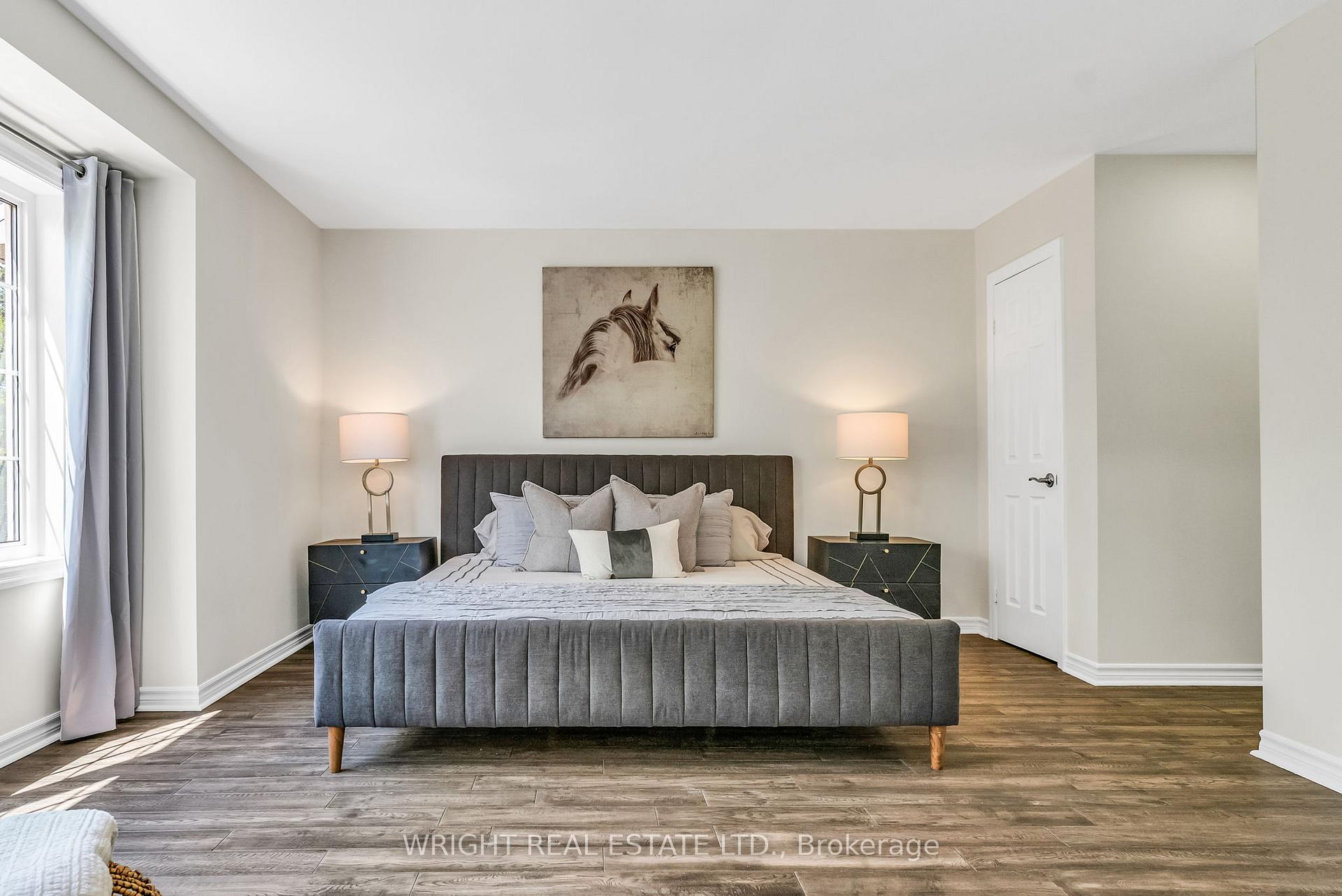 5 Bedrooms Condo at 1347 Rathburn, Mississauga For sale
