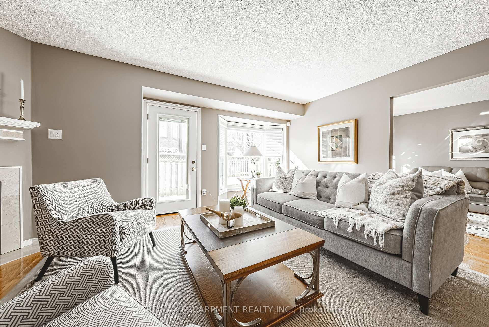 3 Bedrooms Condo at 3333 New,  Burlington For sale
