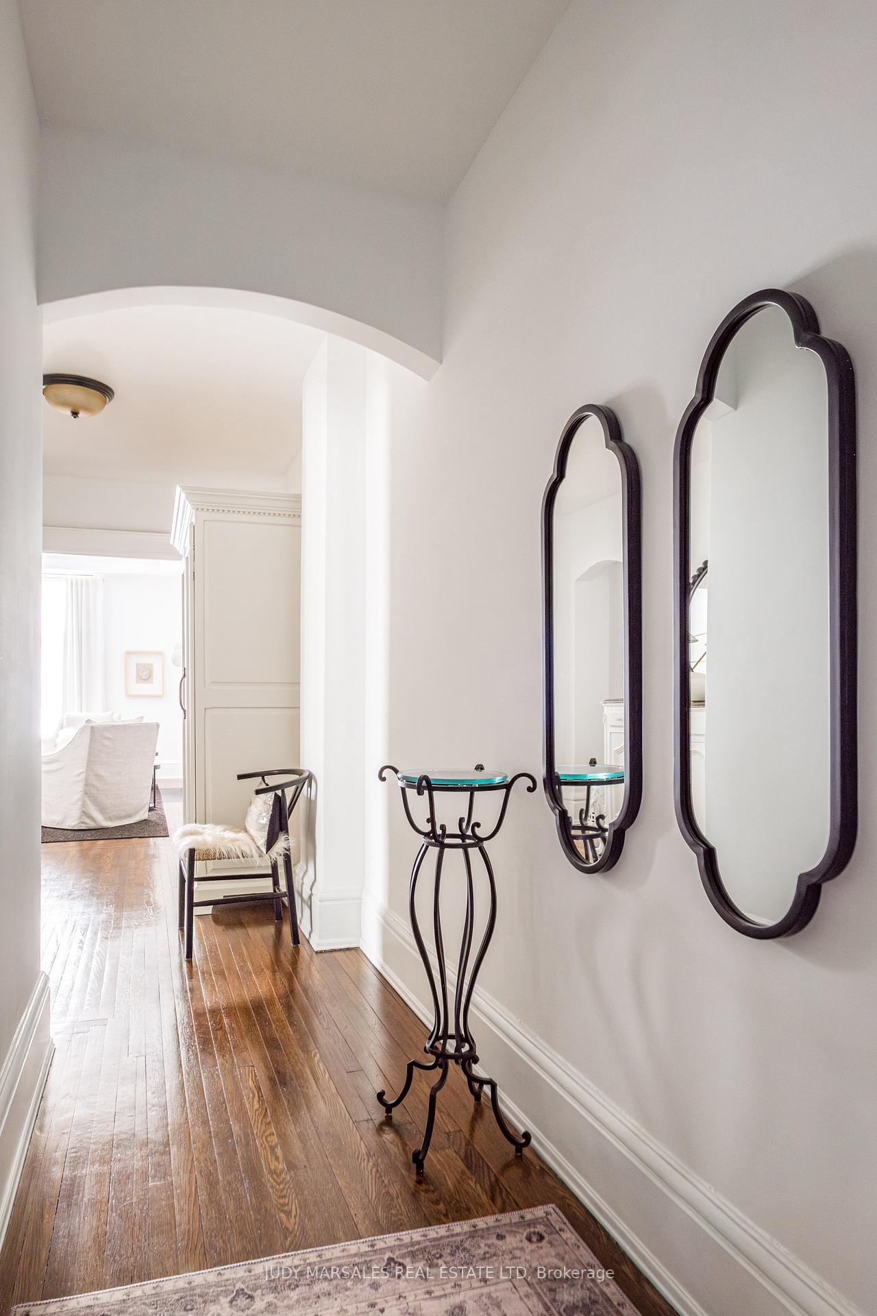 2 Bedrooms Condo at 86 Herkimer,  Hamilton For sale