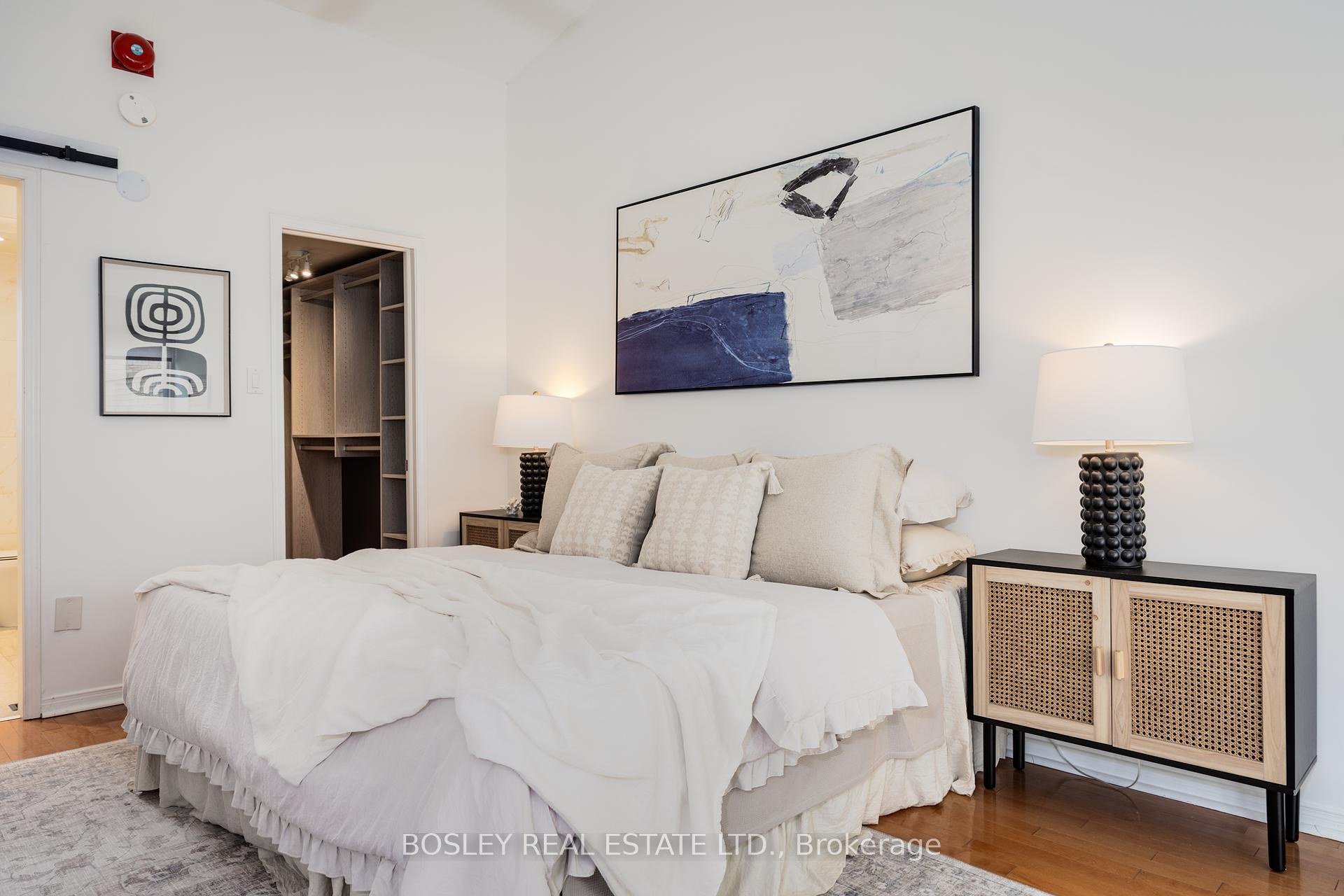 4 Bedrooms Condo at 95 Summerhill,  Toronto For sale