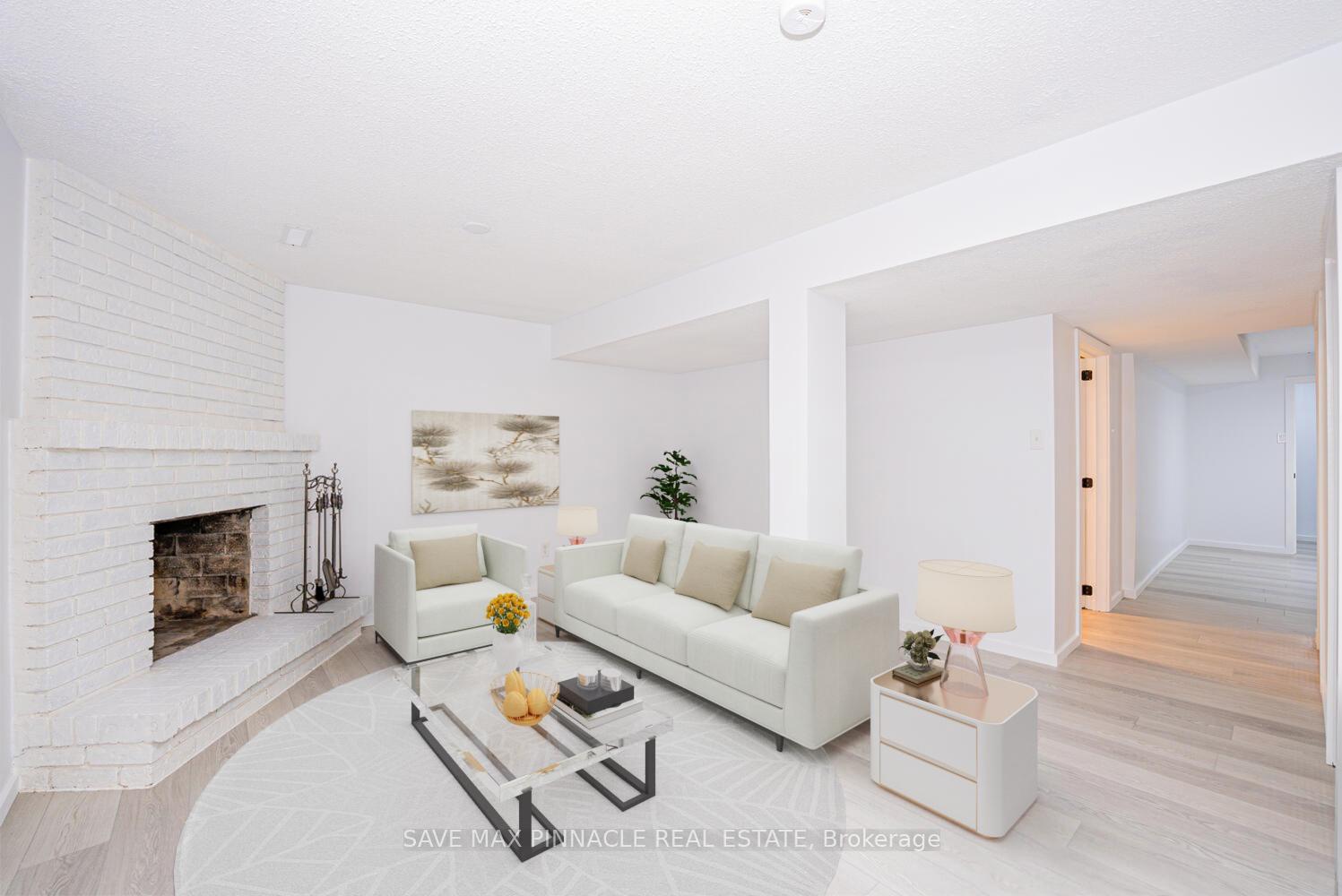 4 Bedrooms Condo at 2120 Rathburn,  Mississauga For sale