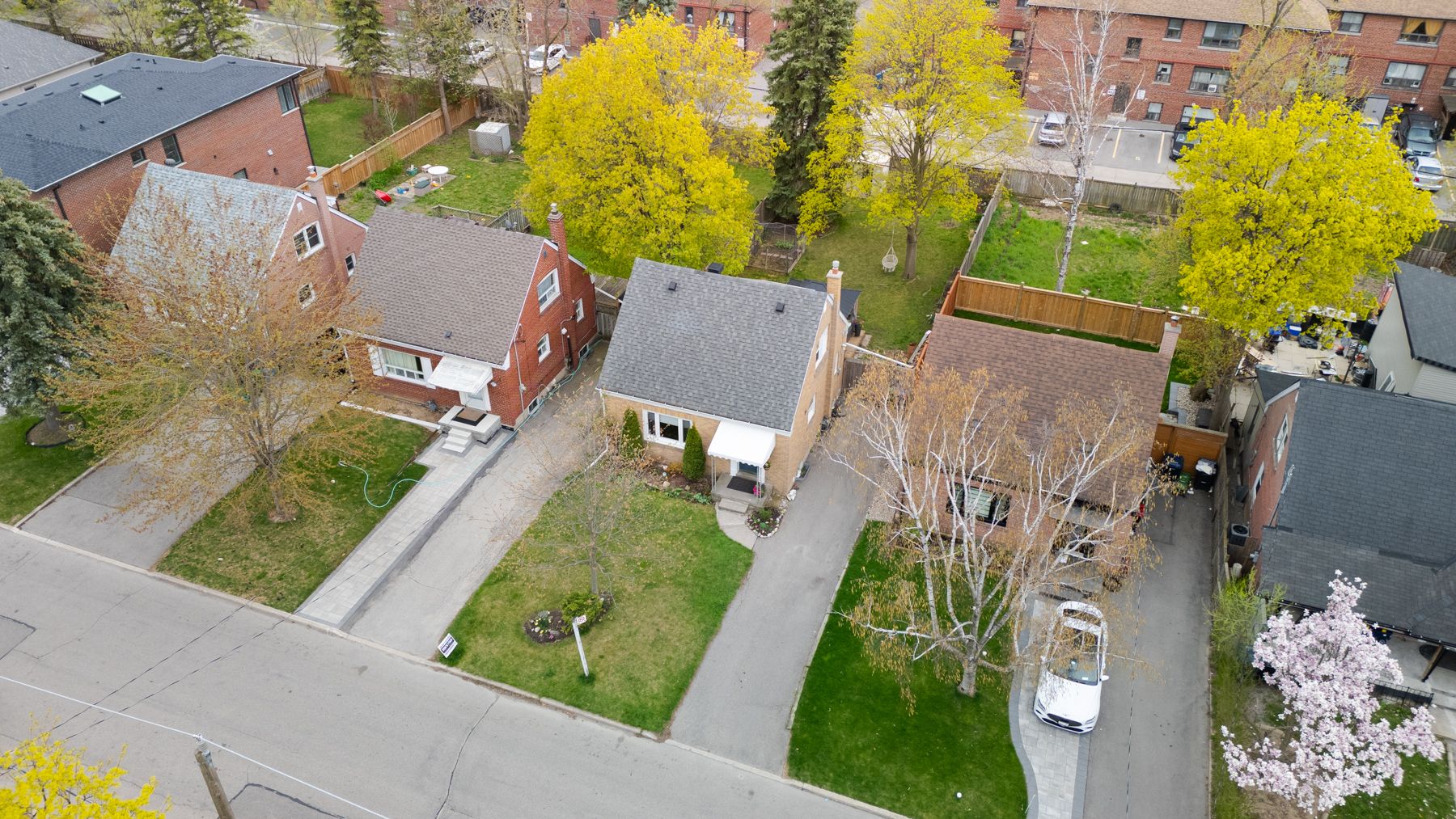 89 Charleswood Drive