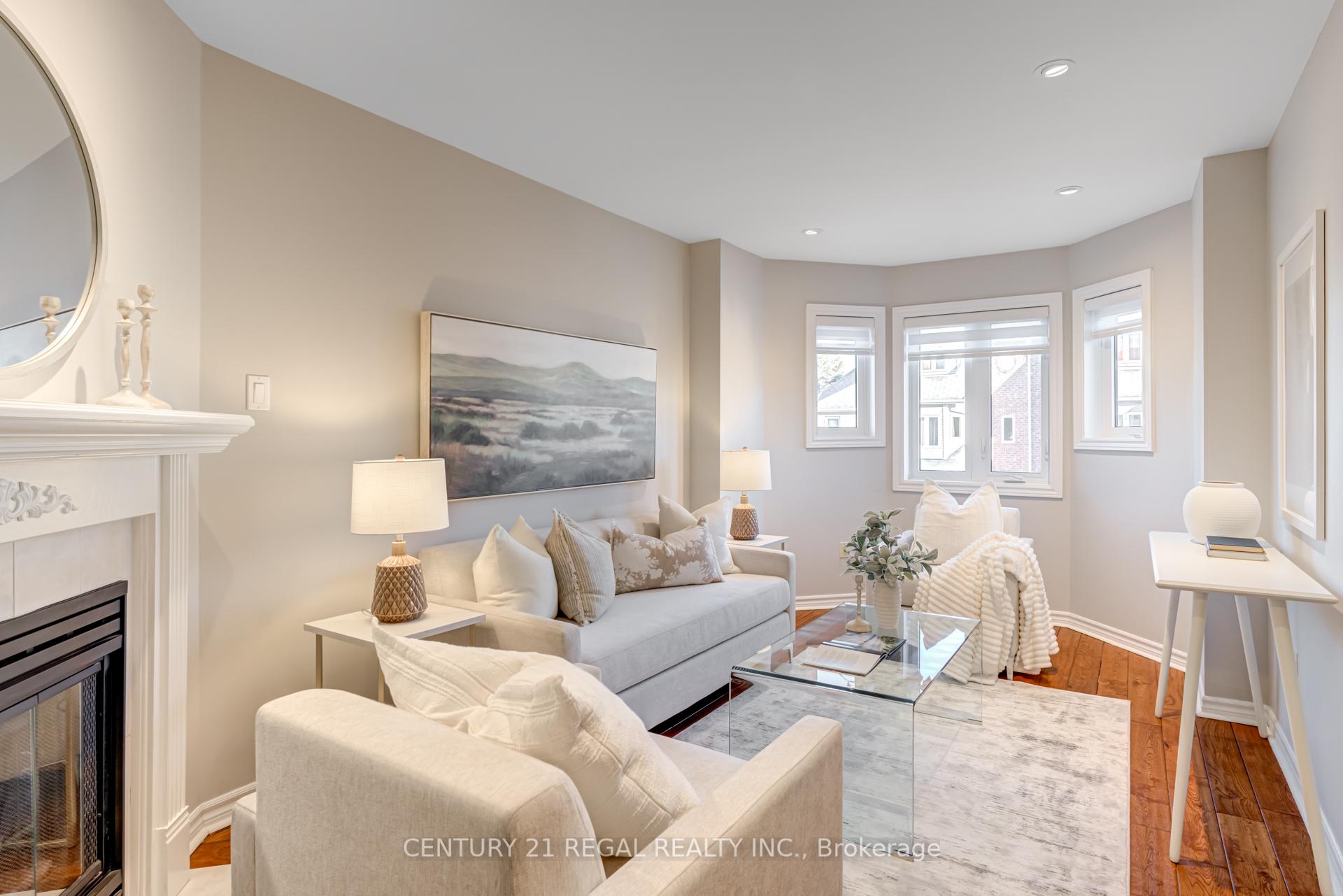 3 Bedrooms Condo at 45 Bristol, Mississauga For sale
