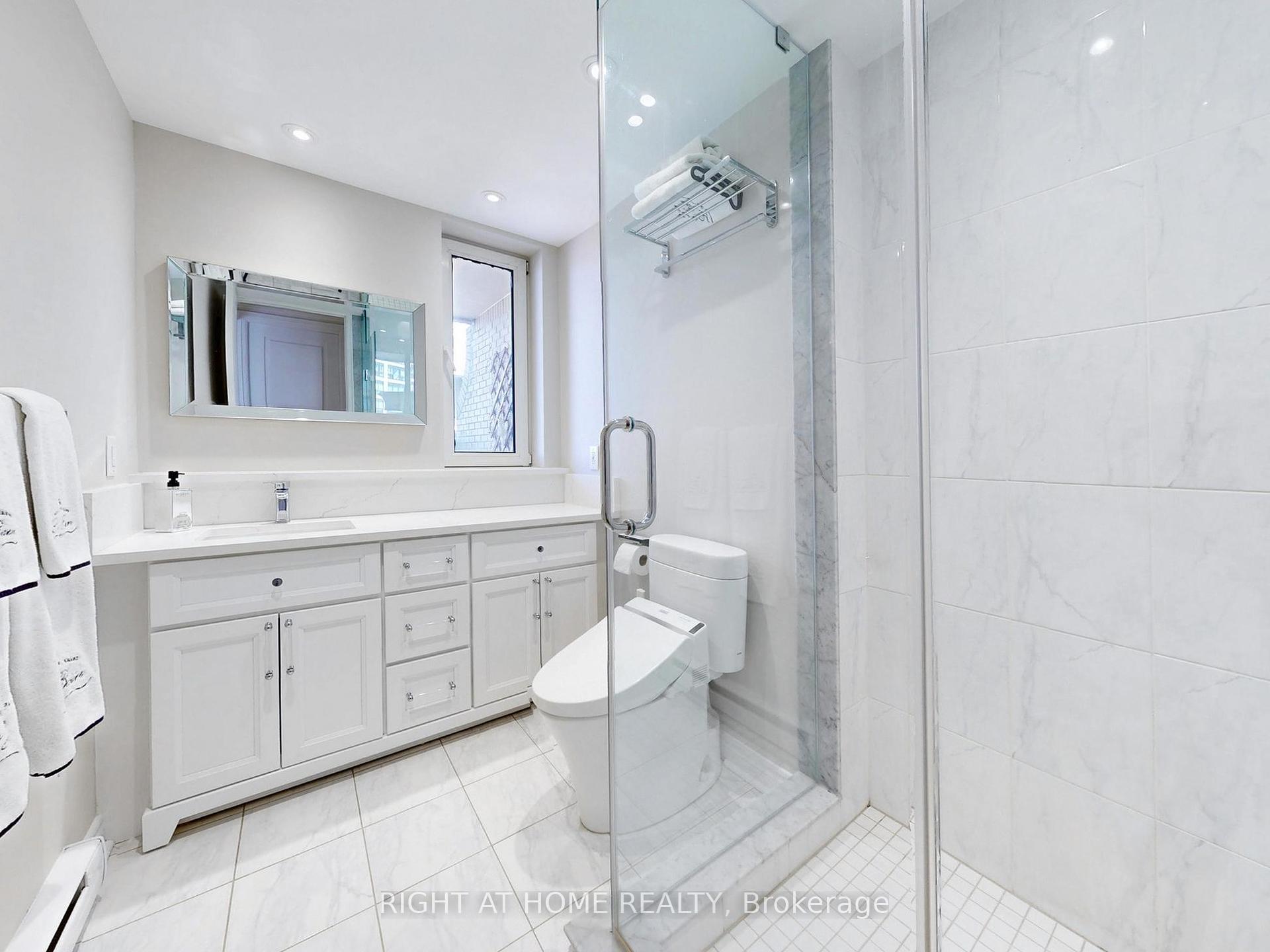 2 Bedrooms Condo at 2287 Lake Shore, Toronto For sale