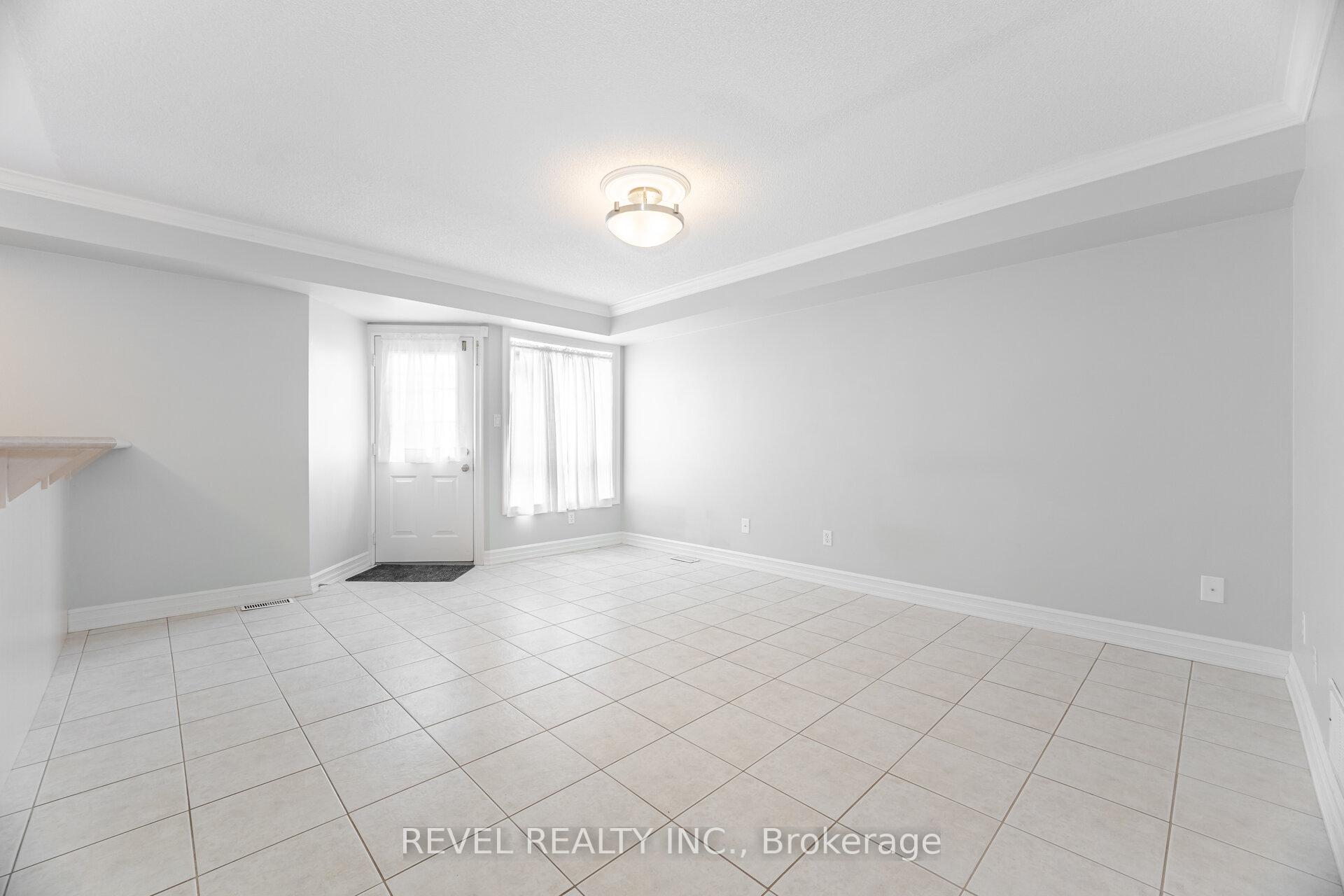 2 Bedrooms Condo at 1489 Heritage, Oakville For sale
