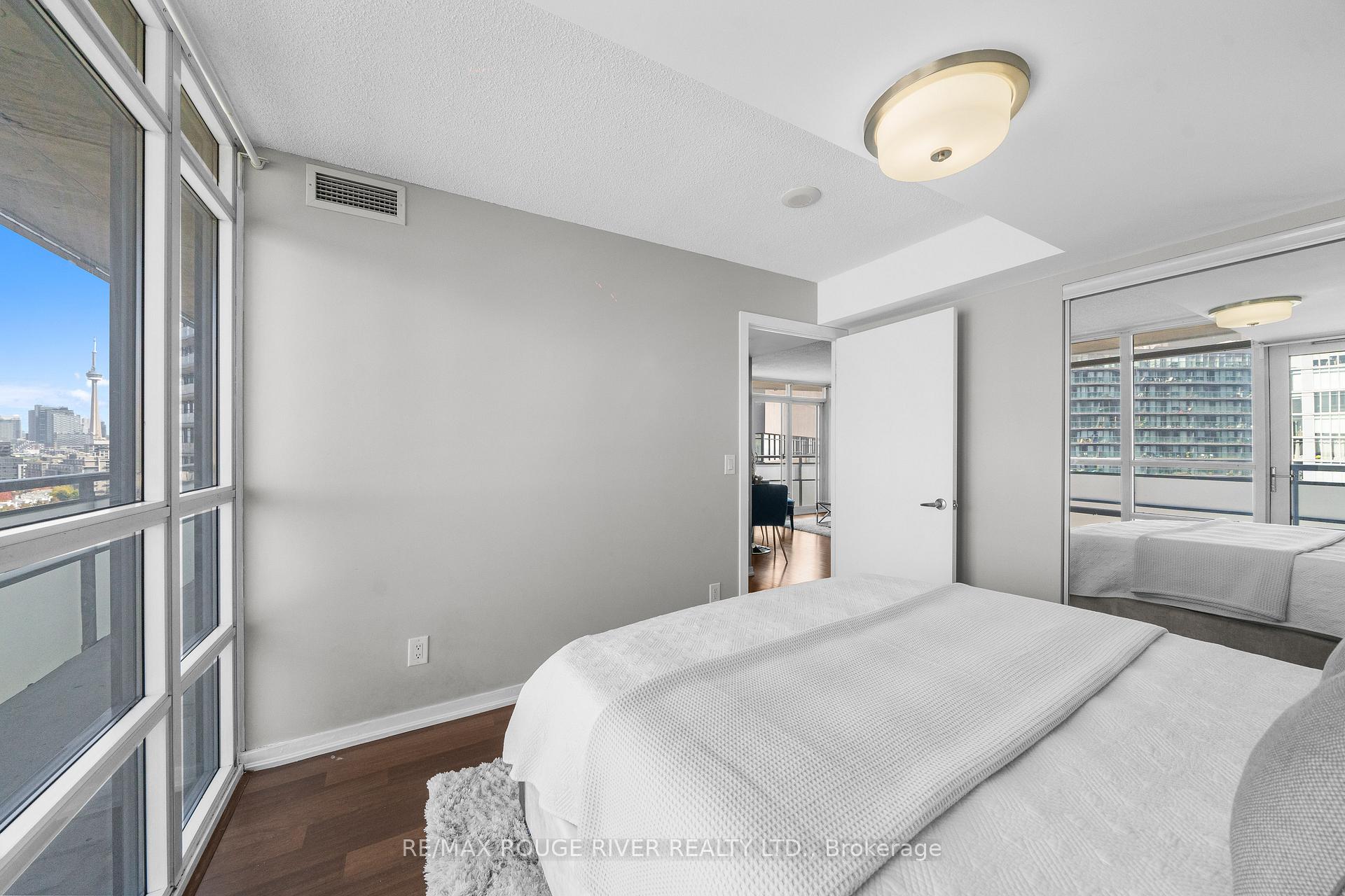 2 Bedrooms Condo at 38 Joe Shuster,  Toronto For sale