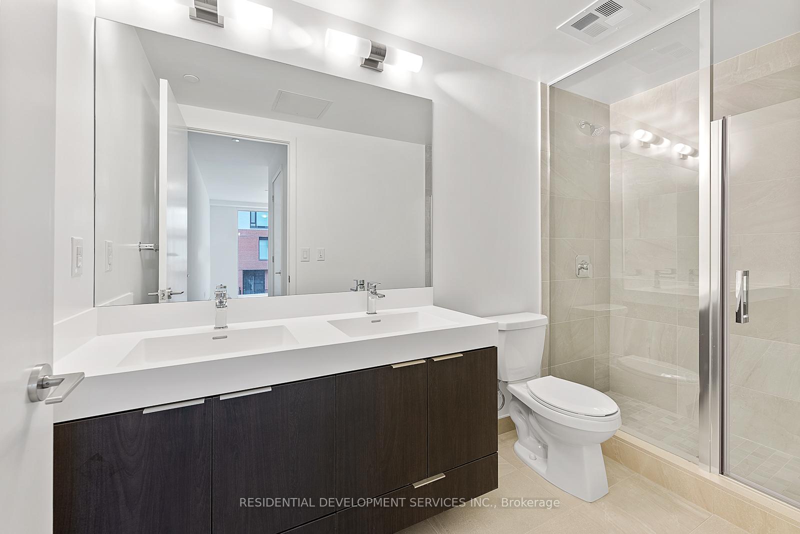 3 Bedrooms Condo at 15 Maryport,  Toronto For sale