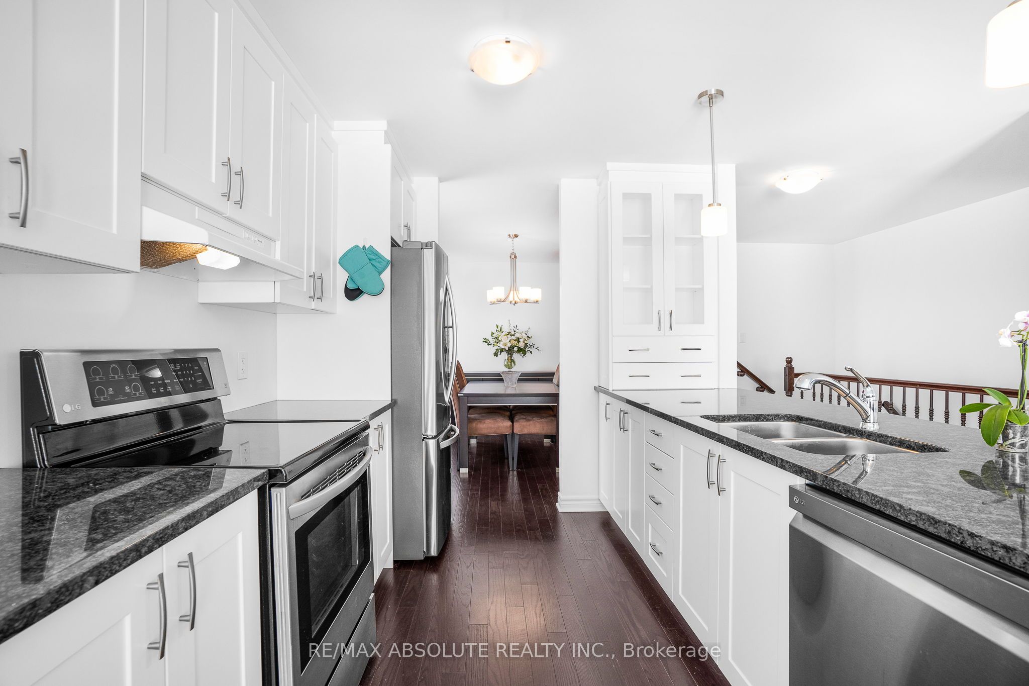 625 Robert Street