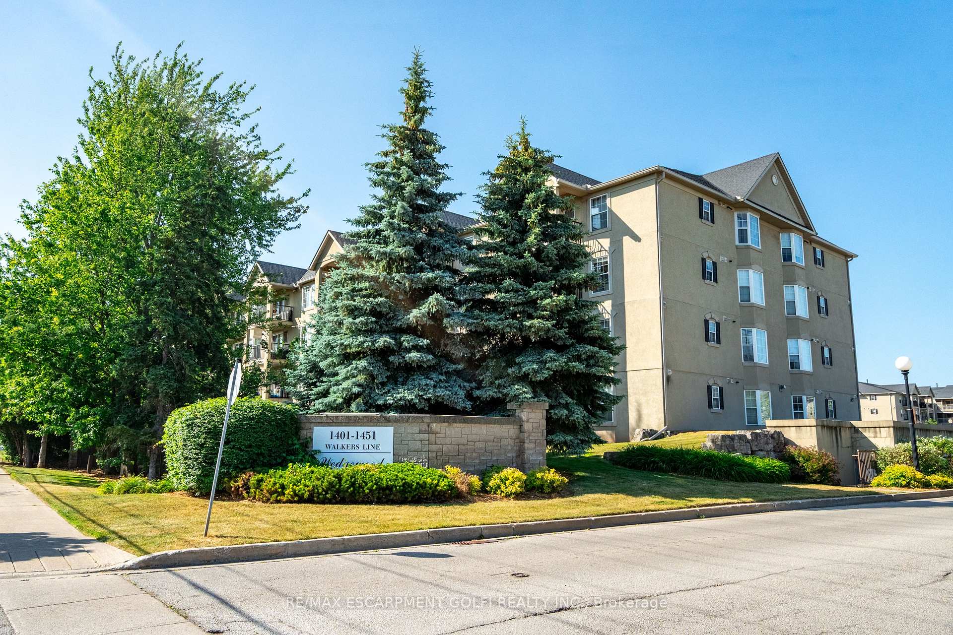 1 Bedroom Condo at 1451 Walker’s, Burlington For sale