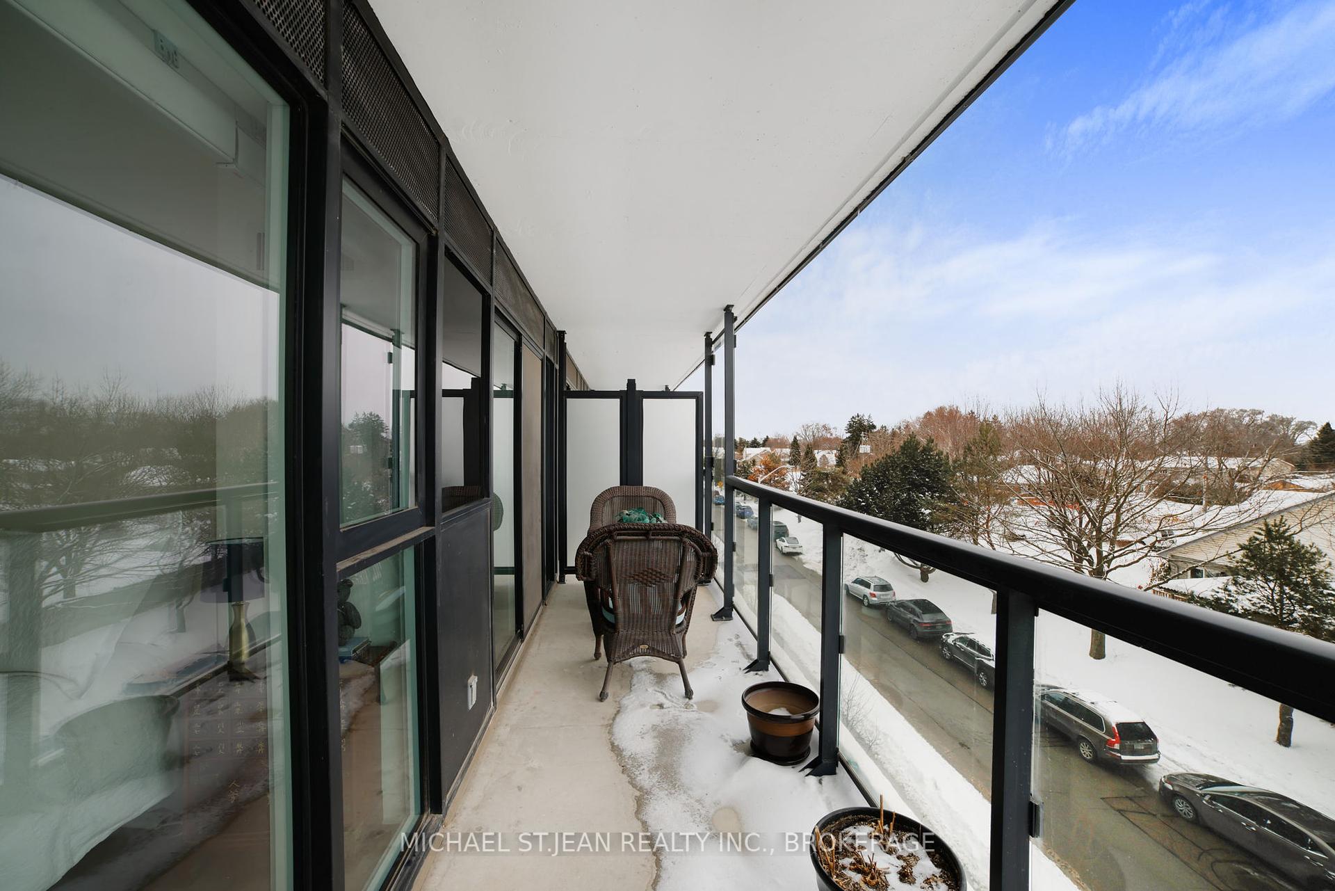 1 Bedroom Condo at 1119 Cooke,  Burlington For sale