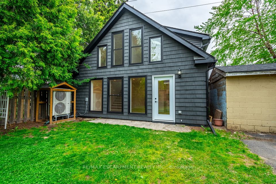 52 Barton Street, Hamilton, ON L8L 1A4
