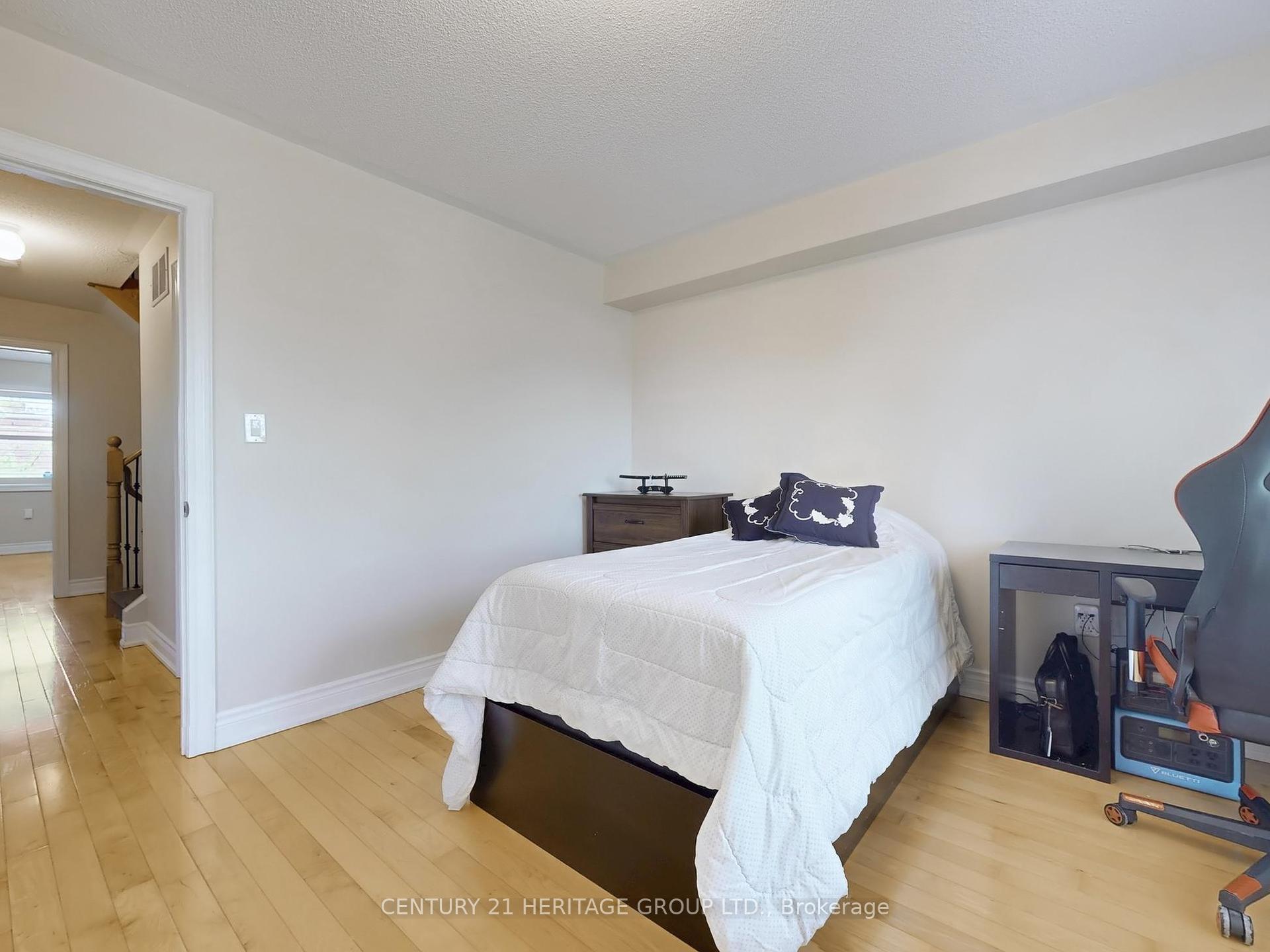 4 Bedrooms Condo at 127 Mill, Toronto For sale