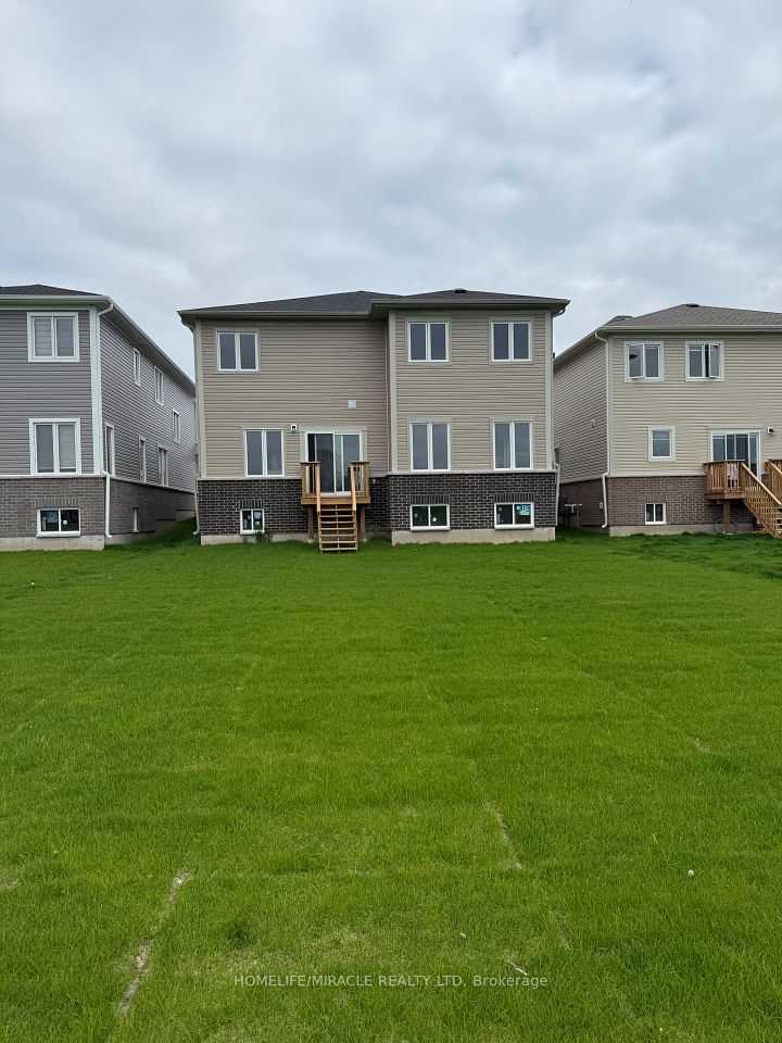 62 Golf Links Drive, Loyalist, ON K0H 1G0
