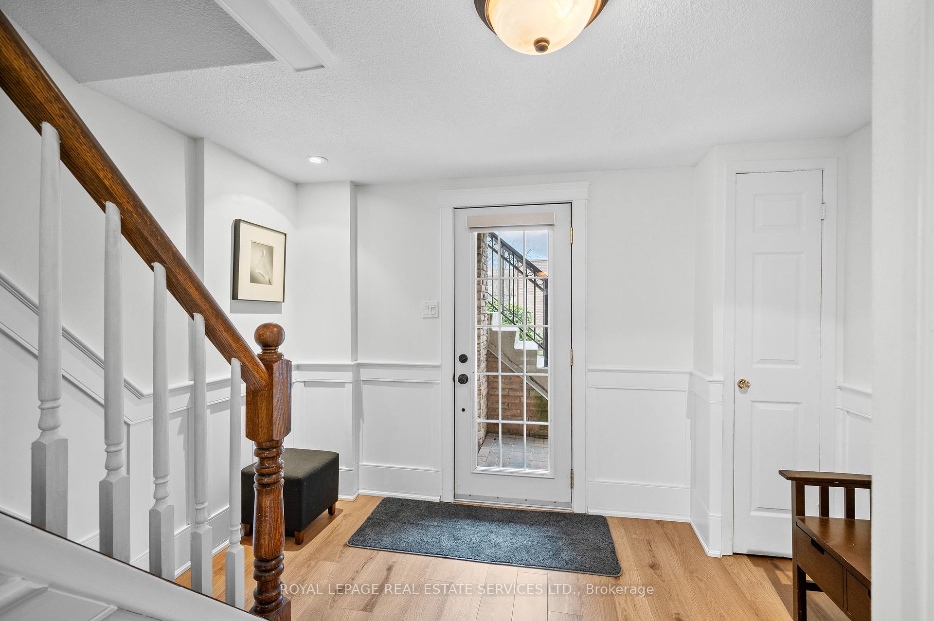 3 Bedrooms Condo at 2098 Marine,  Oakville For sale