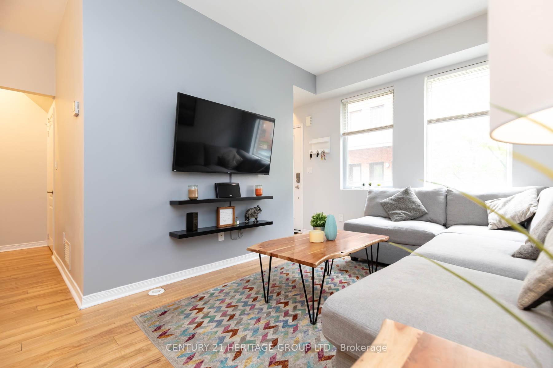 2 Bedrooms Condo at 68 Winston Park, Toronto For sale