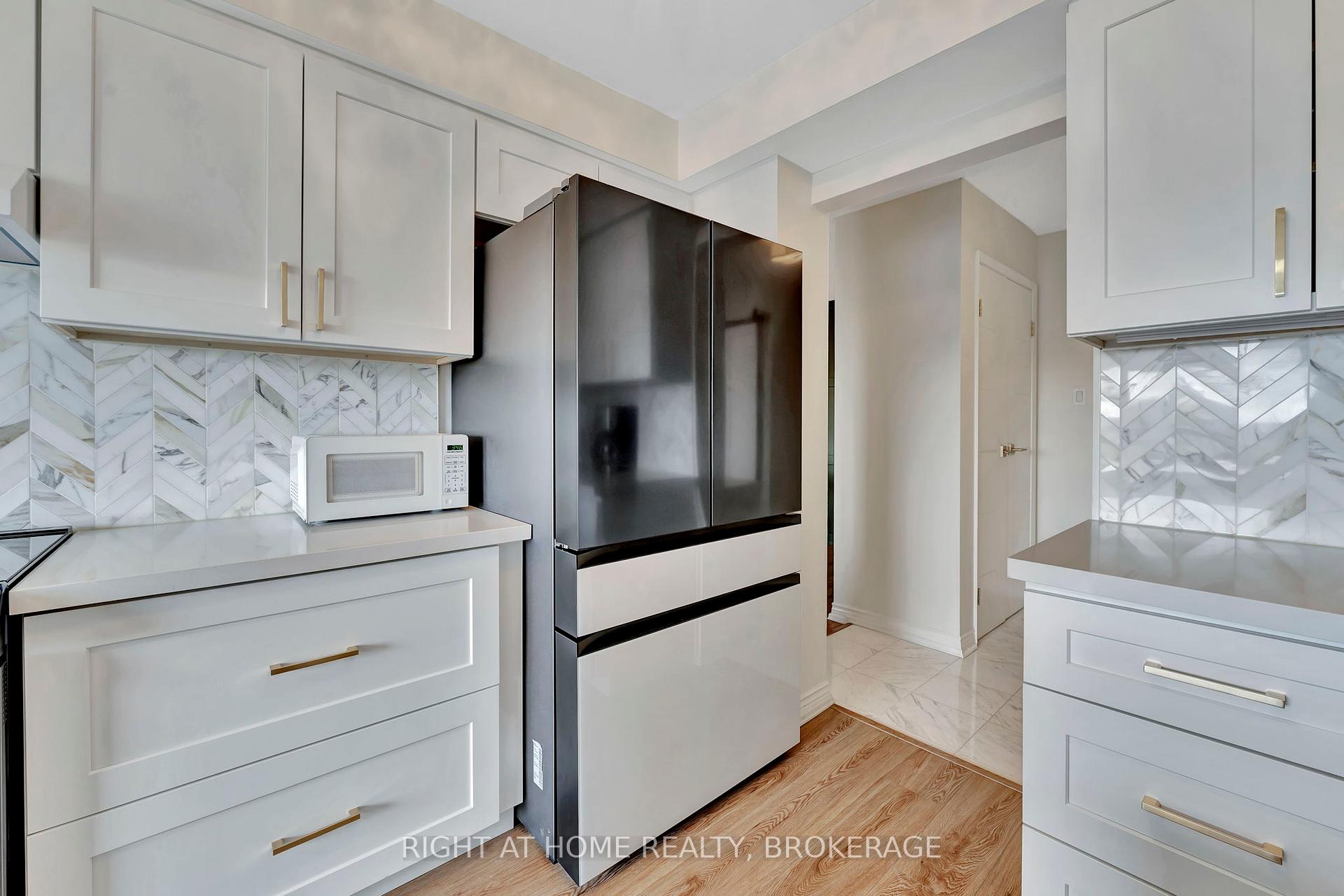 1 Bedroom Condo at 2190 Lakeshore, Burlington For sale