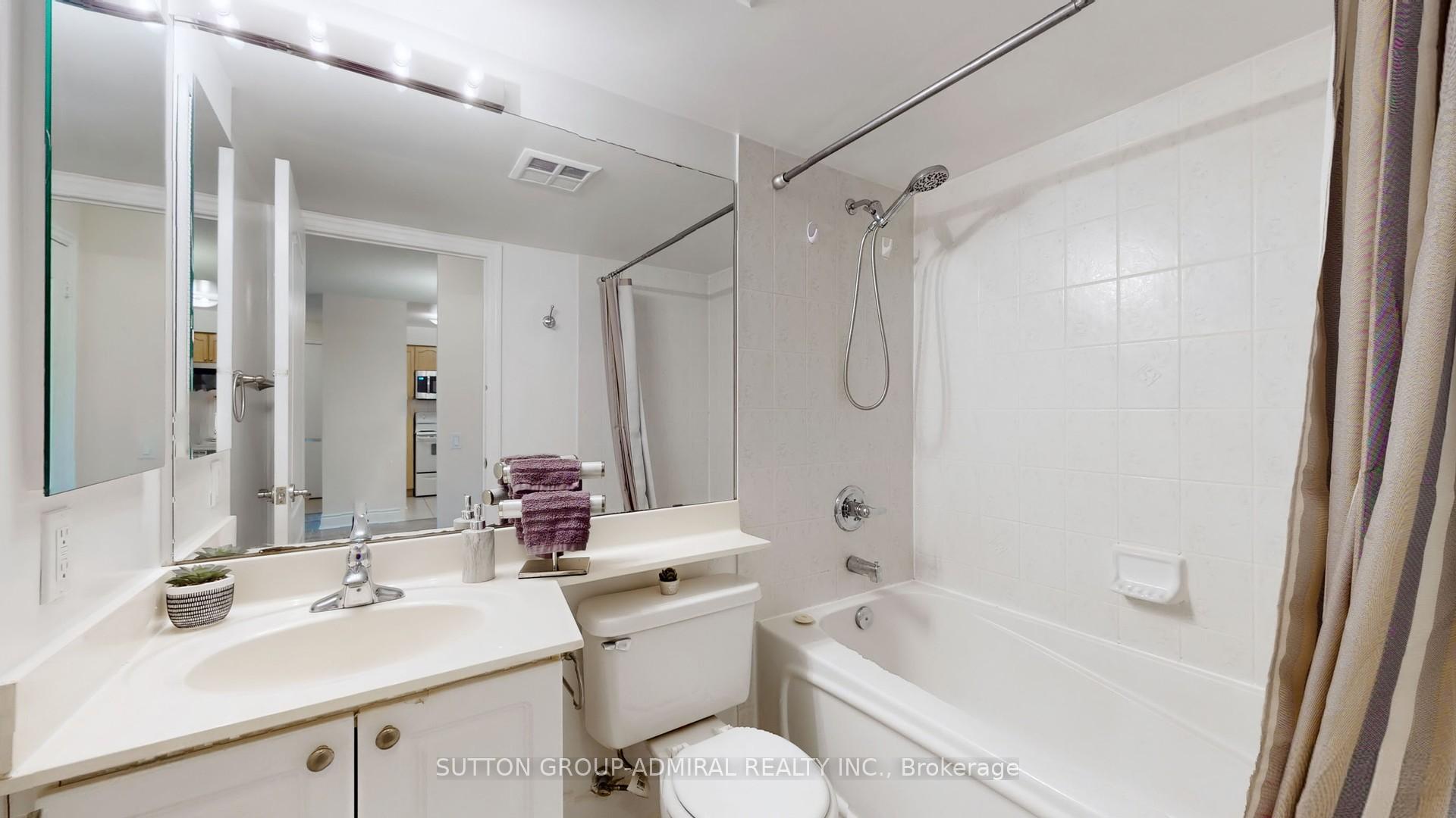 1 Bedroom Condo at 21 Hillcrest, Toronto For sale