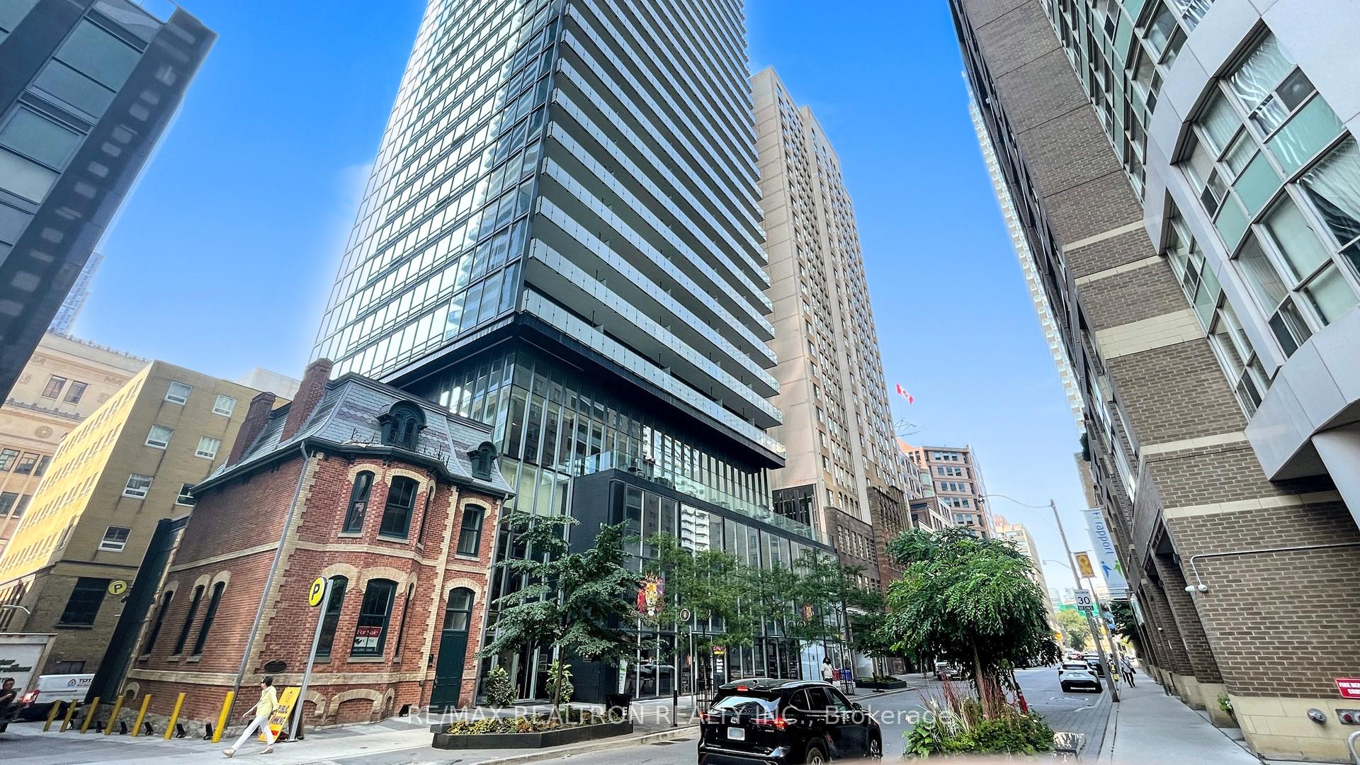 Condo at 15 Grenville, Toronto For sale