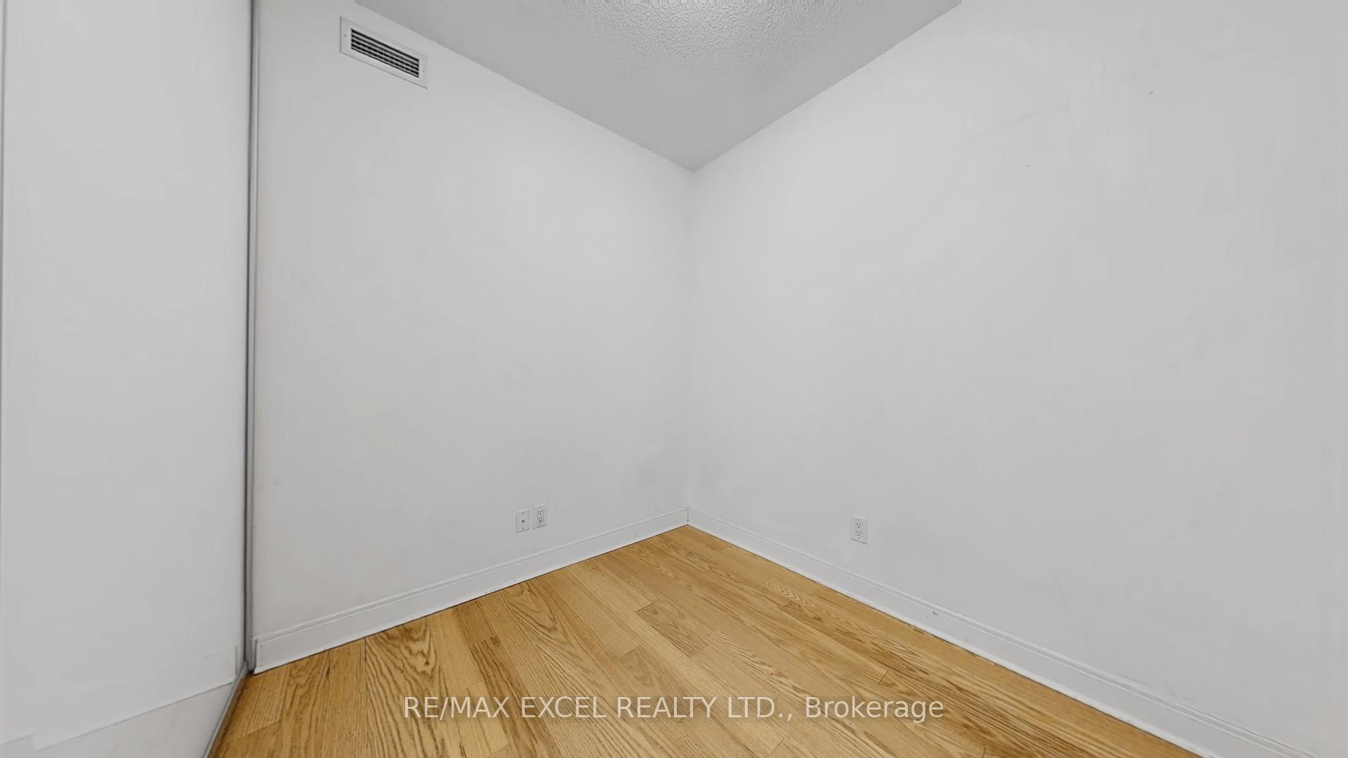 2 Bedrooms Condo at 1 Scott, Toronto For sale