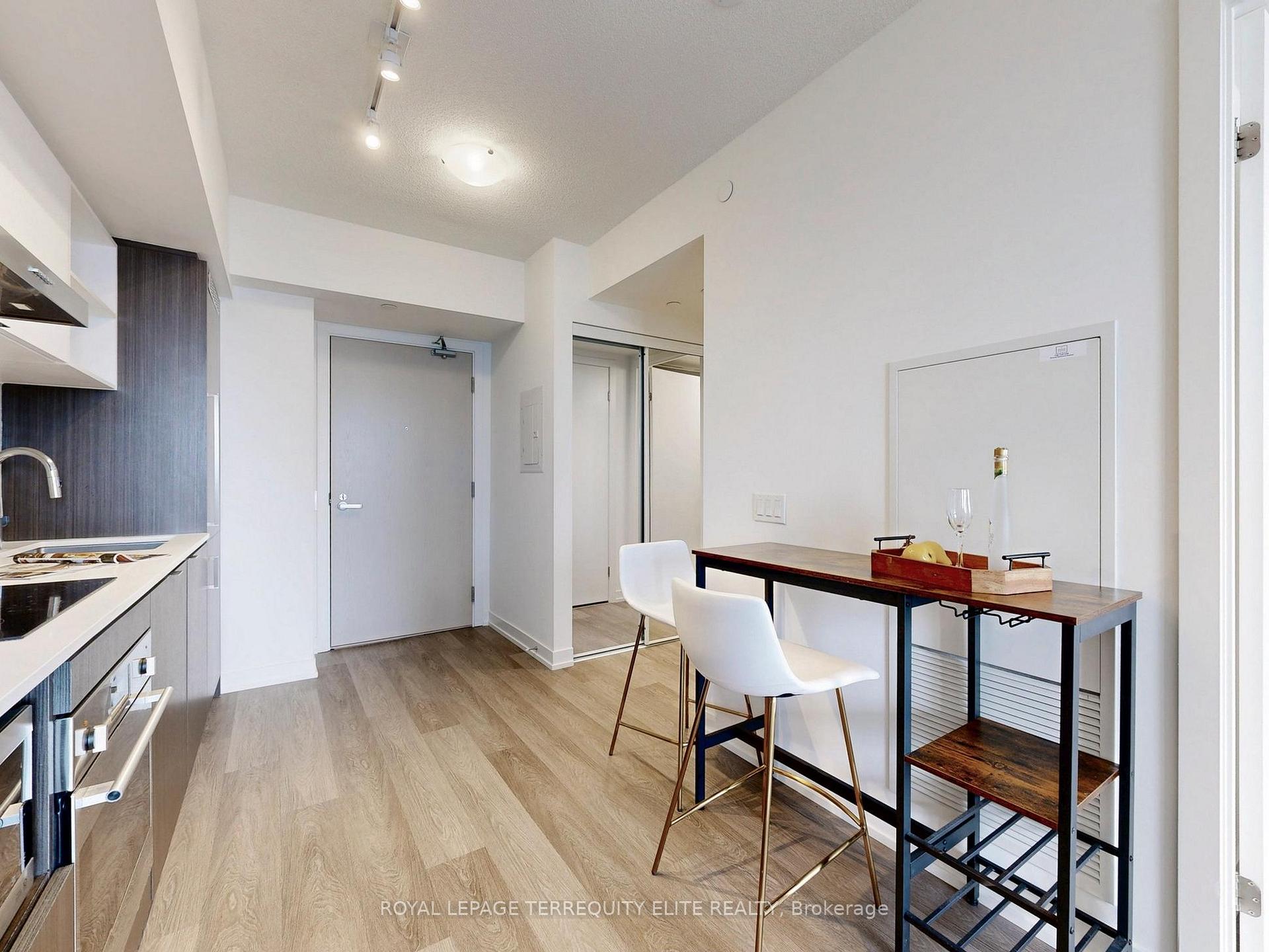 1 Bedroom Condo at 55 Cooper, Toronto For sale