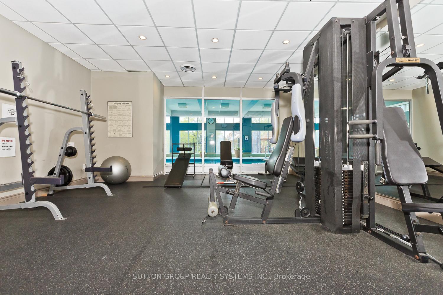3 Bedrooms Condo at 50 Kingsbridge Garden, Mississauga For sale