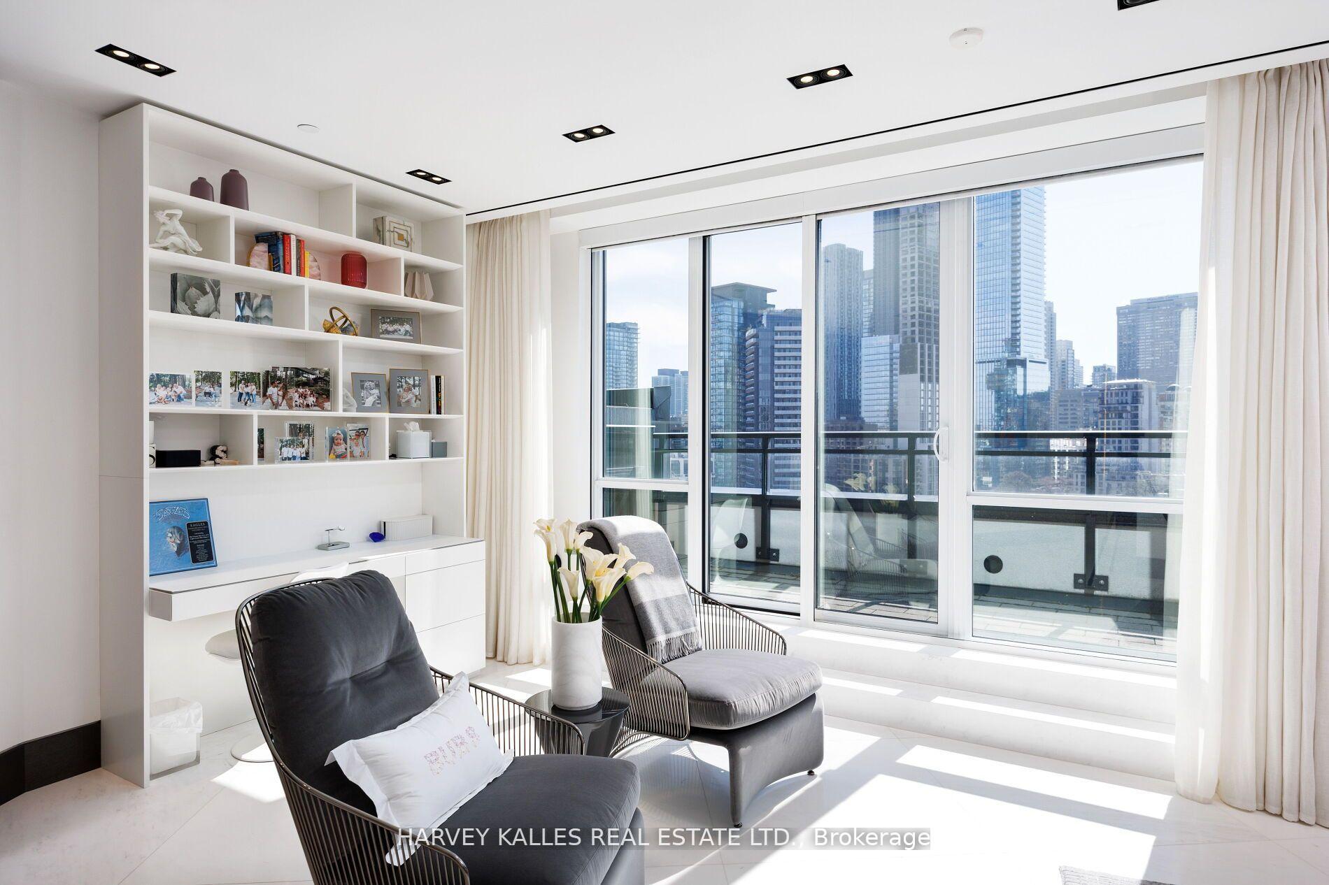 4 Bedrooms Condo at 181 Davenport, Toronto For sale