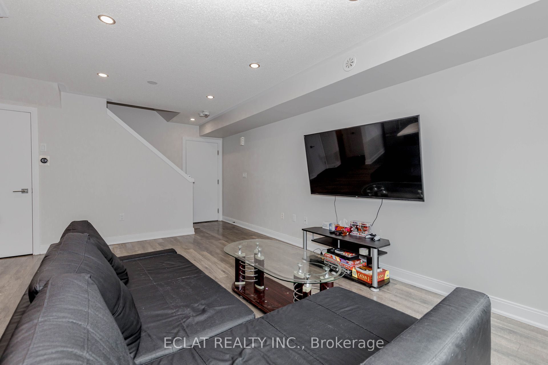 100 Dufay Road, #100
