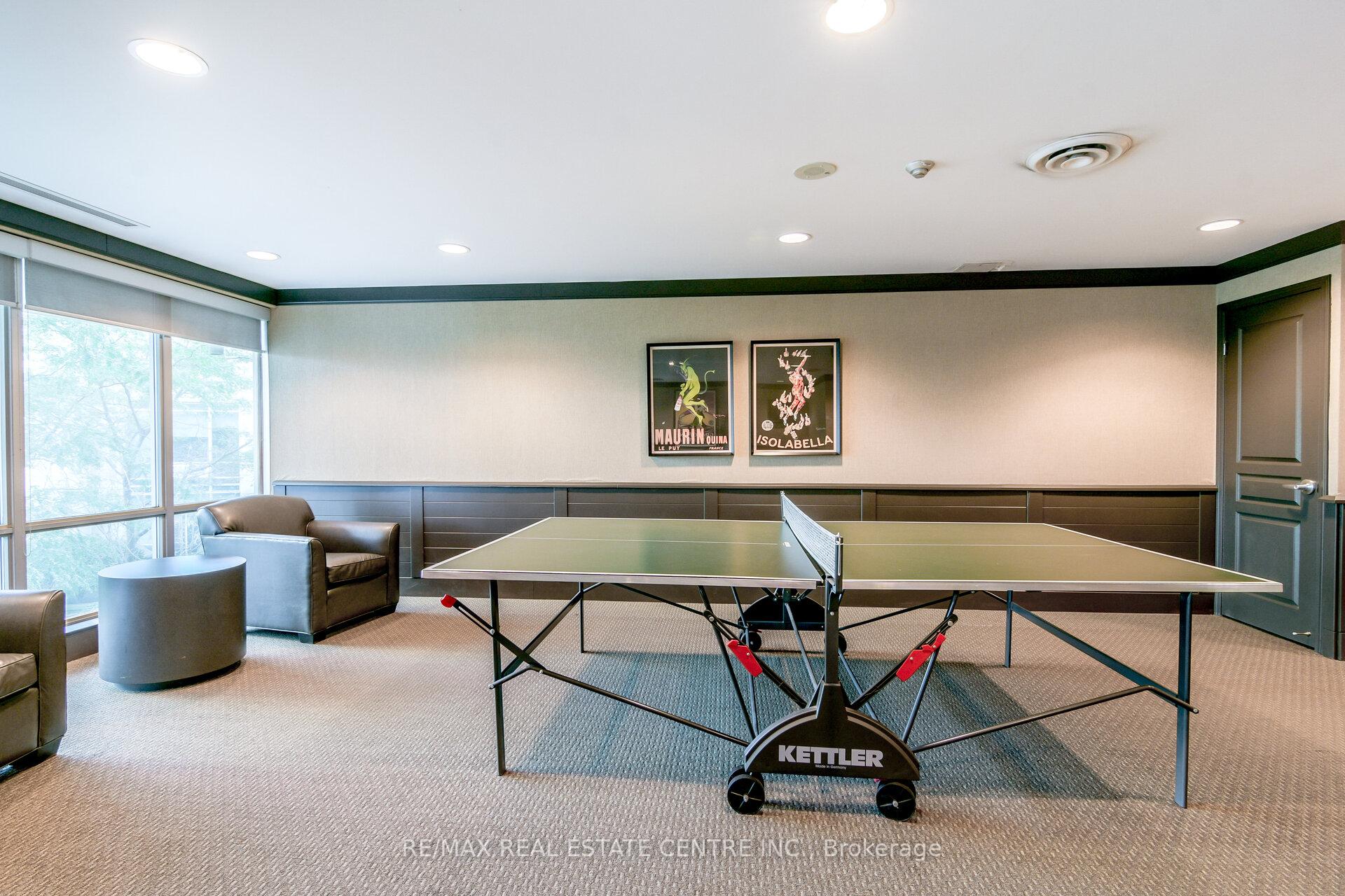 2 Bedrooms Condo at 5 Marine Parade,  Toronto For sale