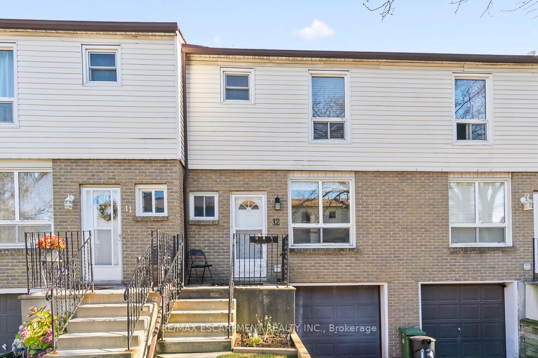 3 Bedrooms Condo at 1301 Upper Gage, Hamilton For sale