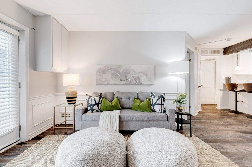 2 Bedrooms Condo at 2040 Cleaver,  Burlington For sale