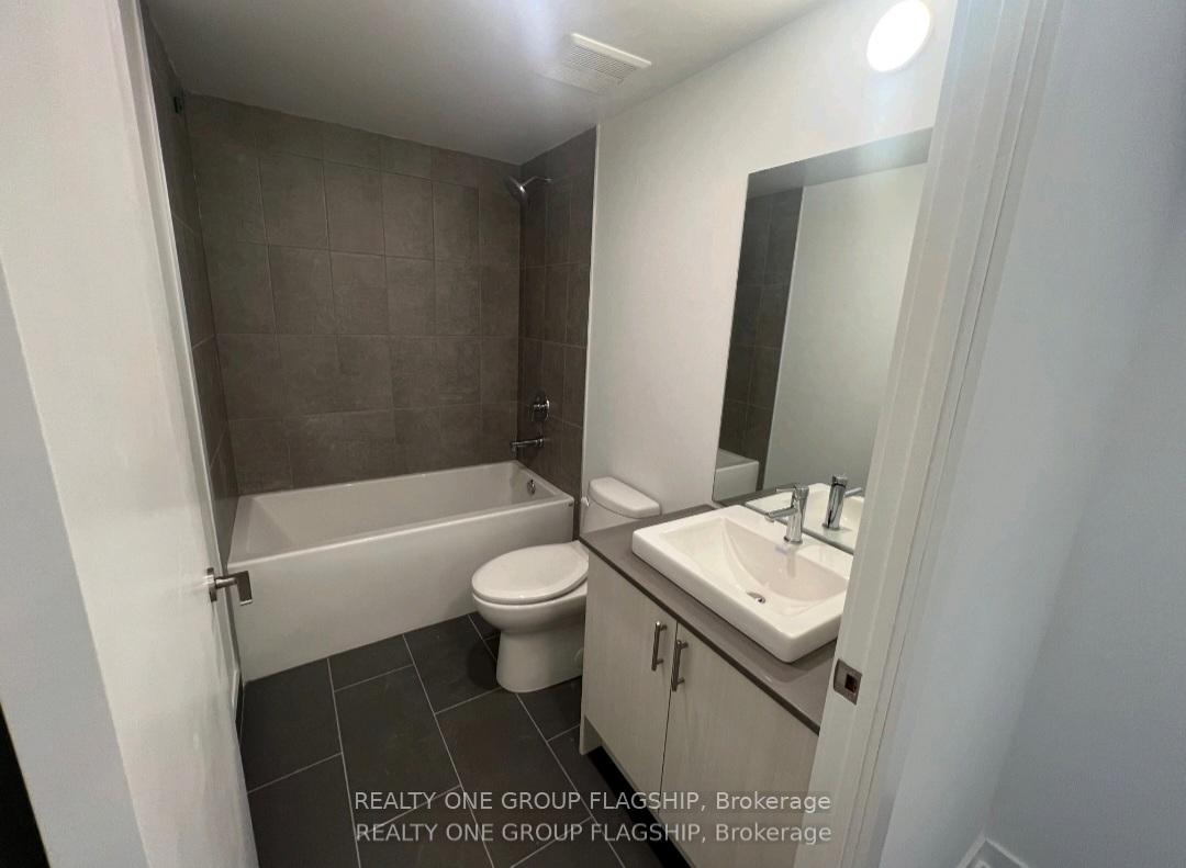 2 Bedrooms Condo at 1195 The Queensway, Toronto For sale