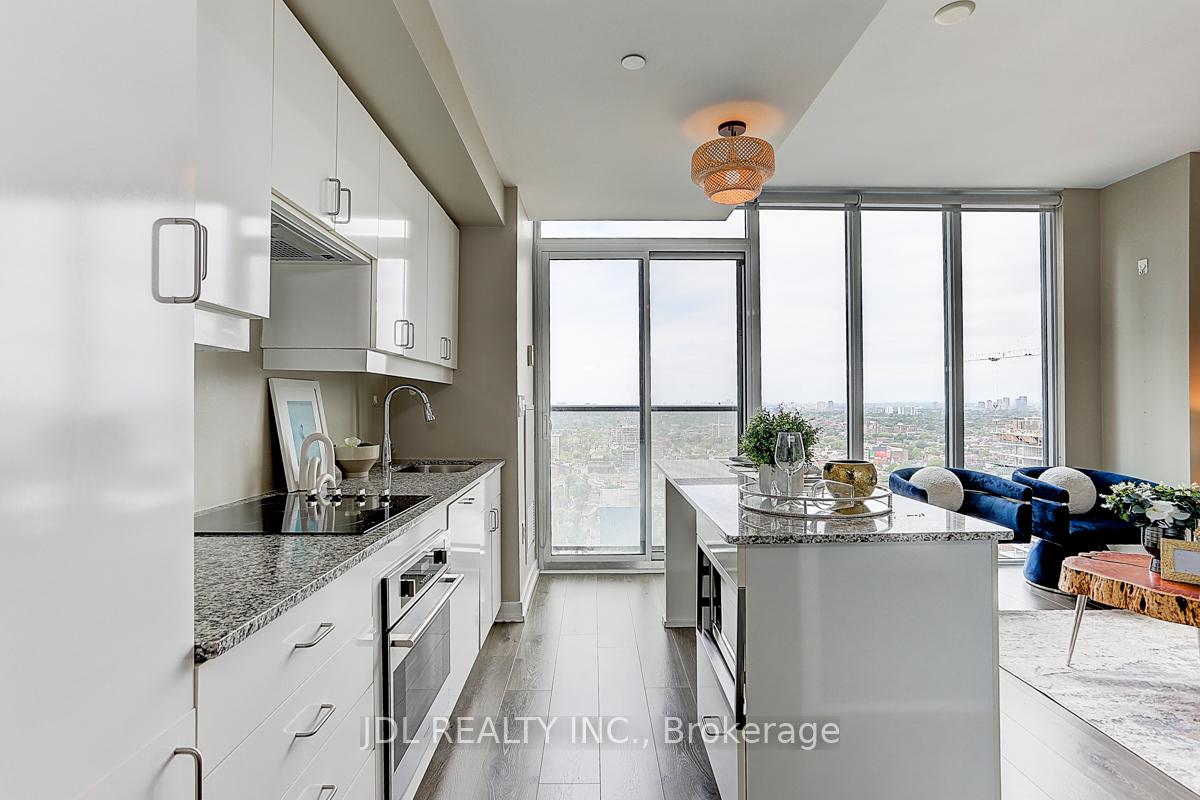 2 Bedrooms Condo at 426 University, Toronto For sale