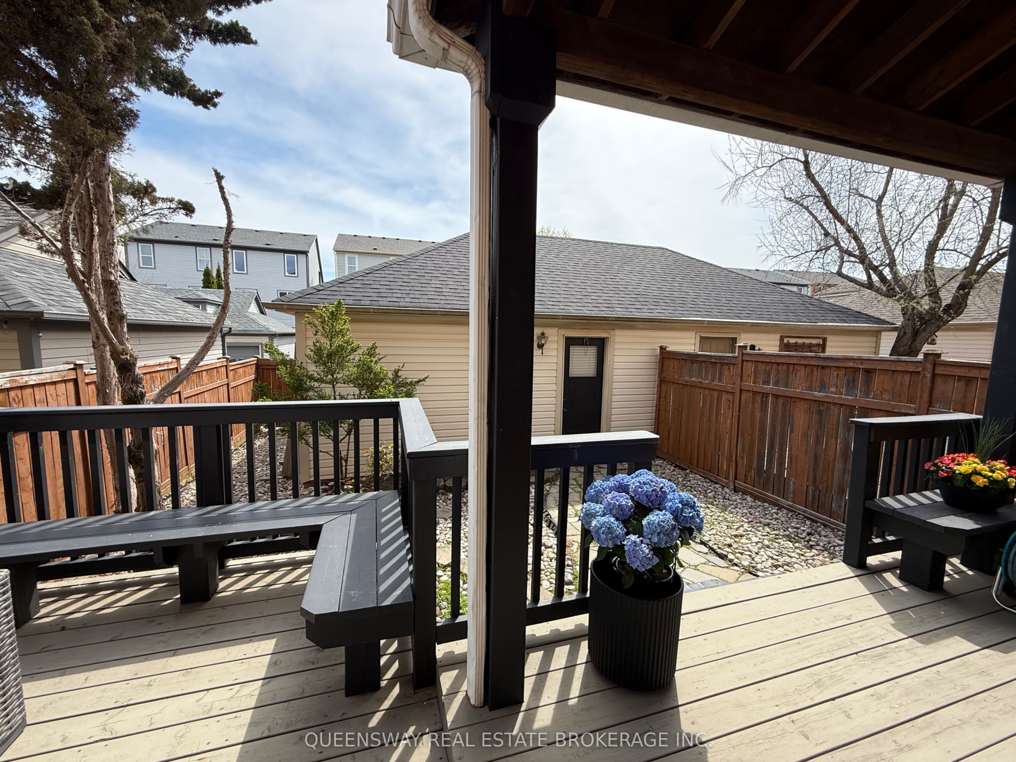 82 Roxton Road