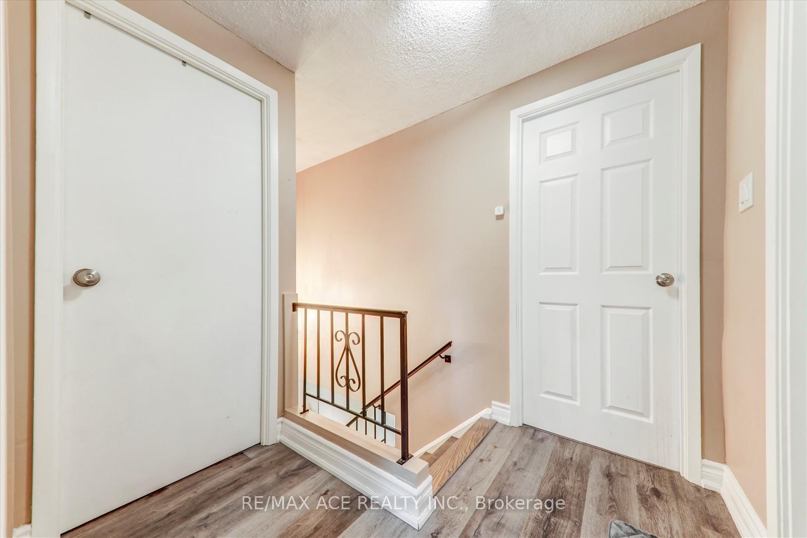 3 Bedrooms Condo at 82 St. Andrews, Hamilton For sale