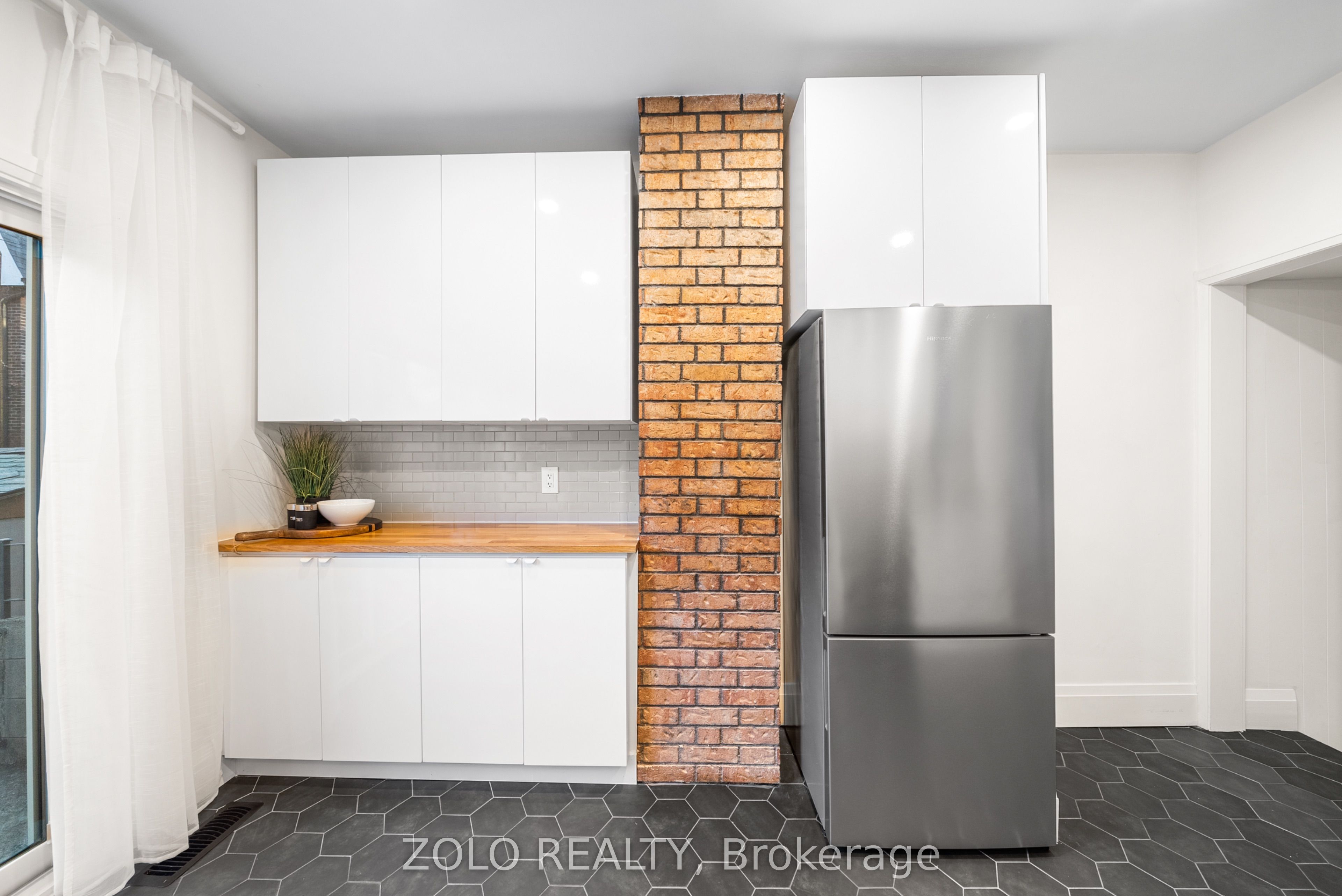 82 Bellwoods Avenue