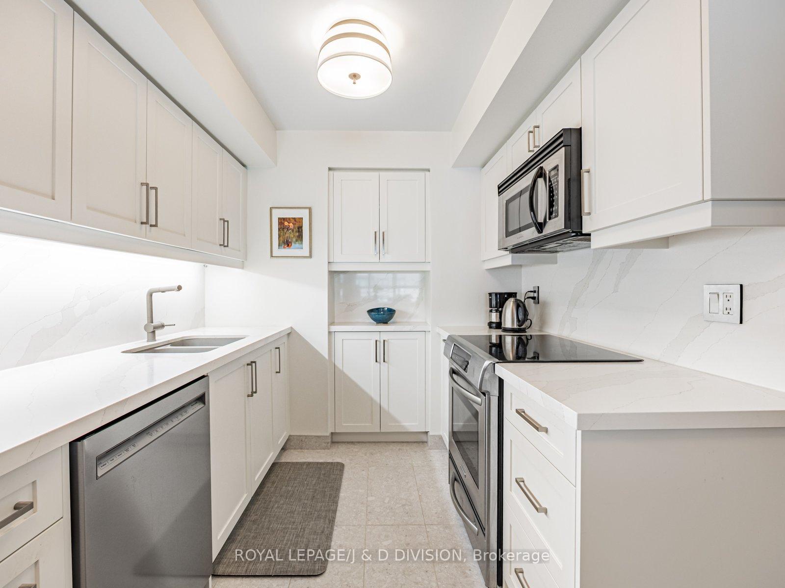 2 Bedrooms Condo at 80 Front,  Toronto For sale