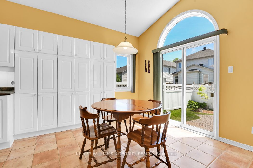 1042 Rocky Harbour Crescent