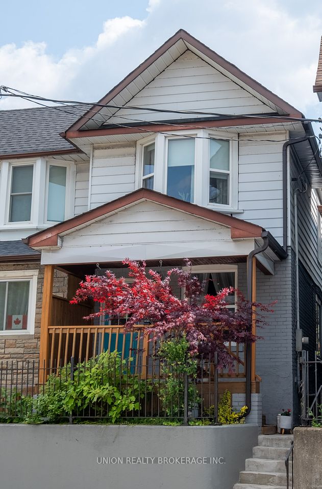 793 Woodbine