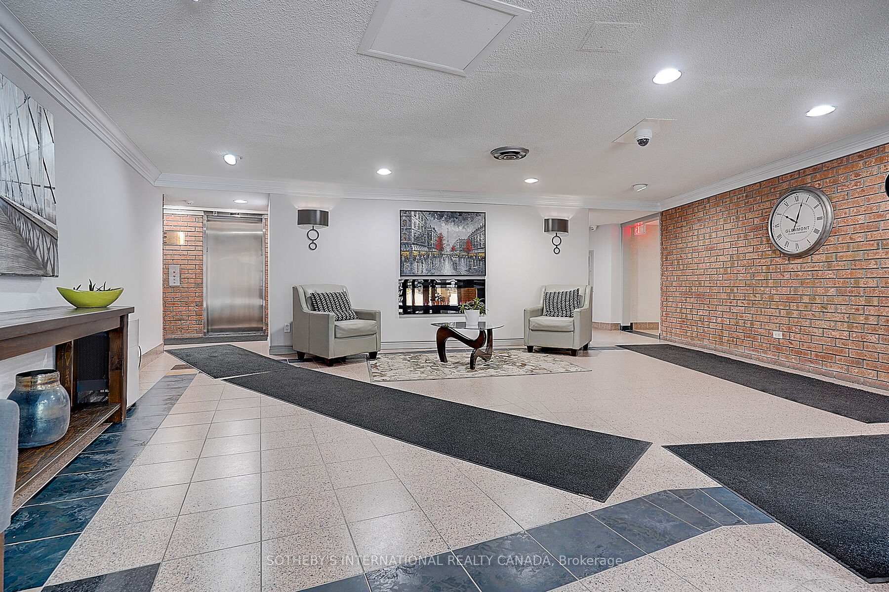 2 Bedrooms Condo at 1240 Marlborough, Oakville For sale