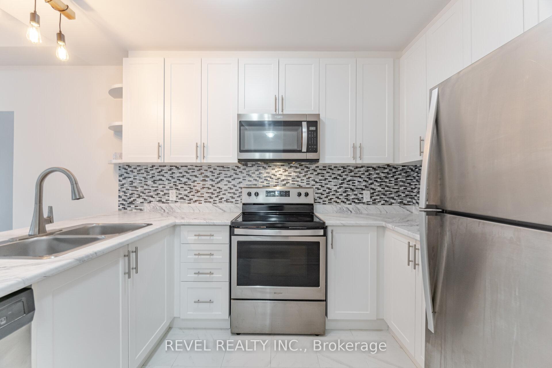3 Bedrooms Condo at 316 Humphrey, Hamilton For sale