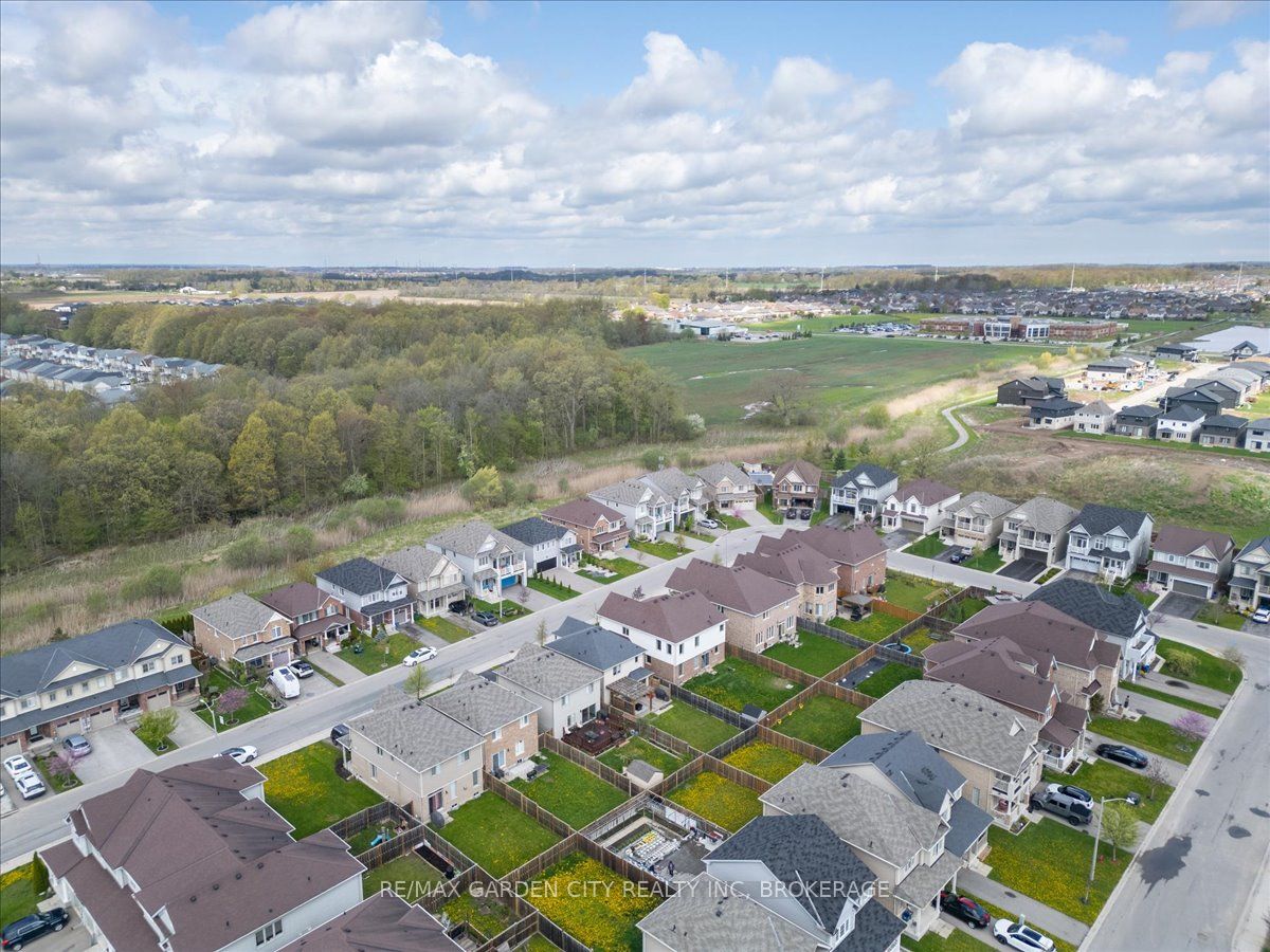 8648 DOGWOOD Crescent