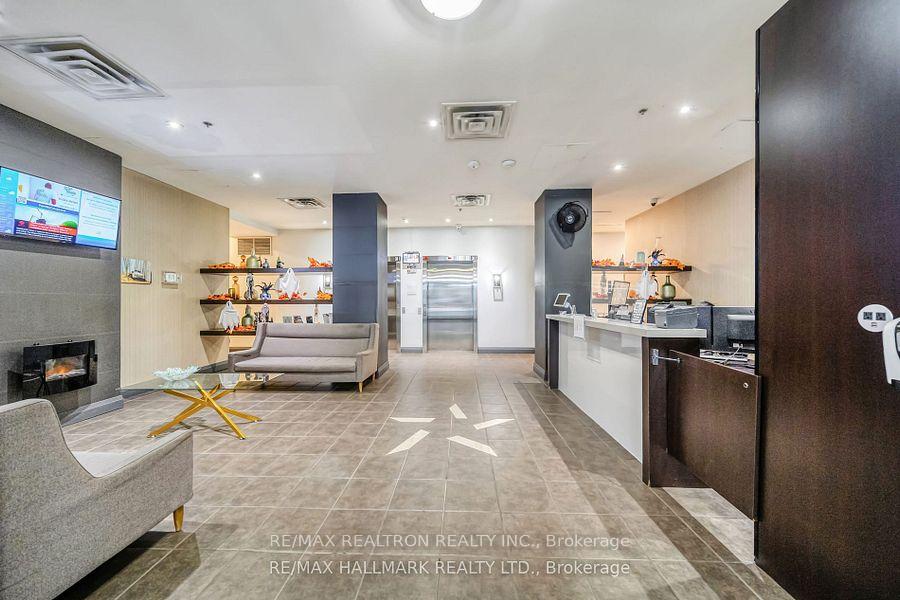 2 Bedrooms Condo at 225 Wellesley, Toronto For sale