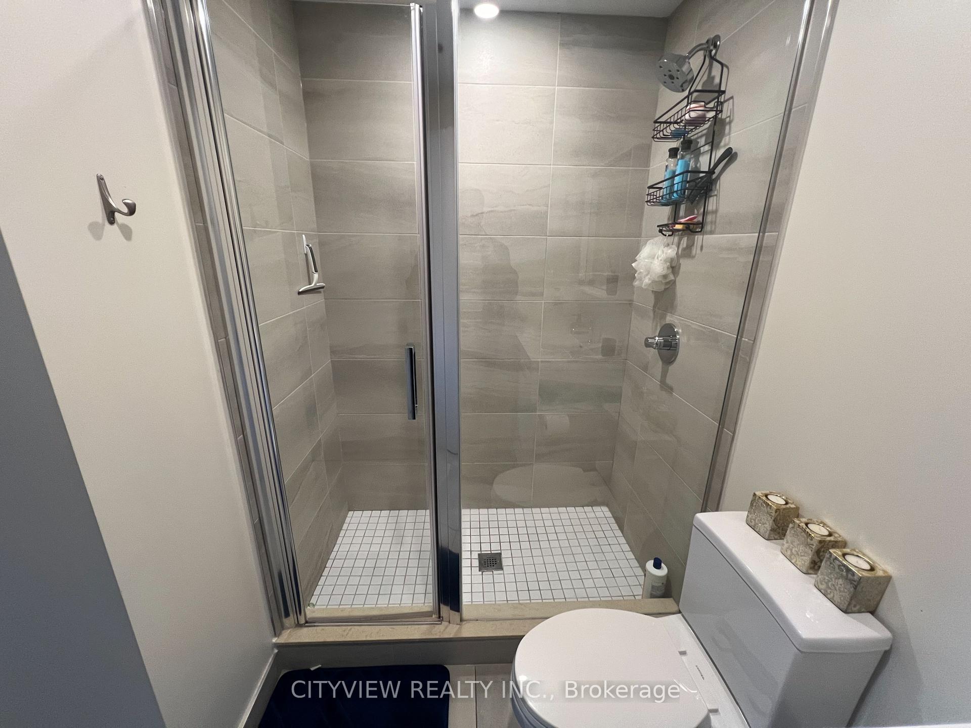 2 Bedrooms Condo at 212 king William, Hamilton For sale