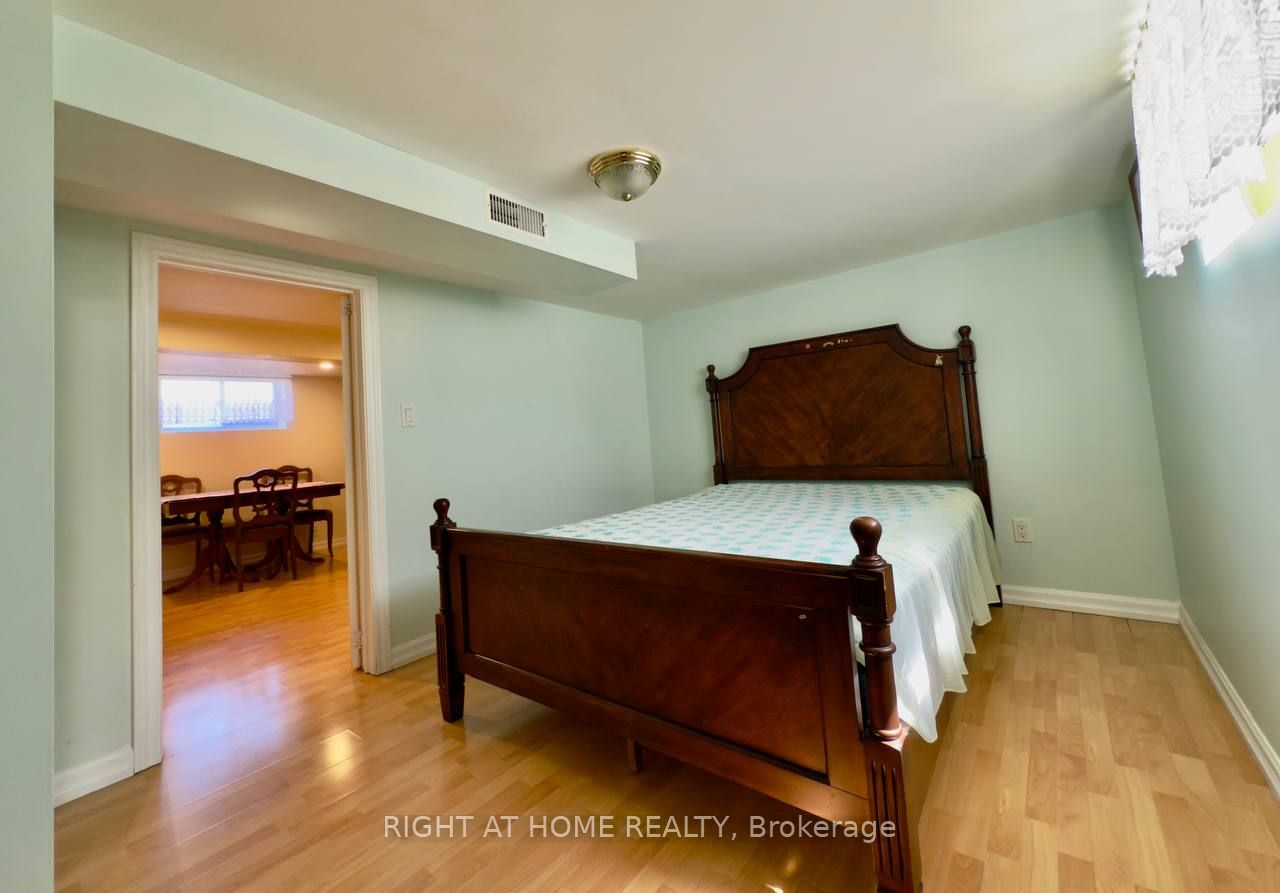 25 Burlingame Road