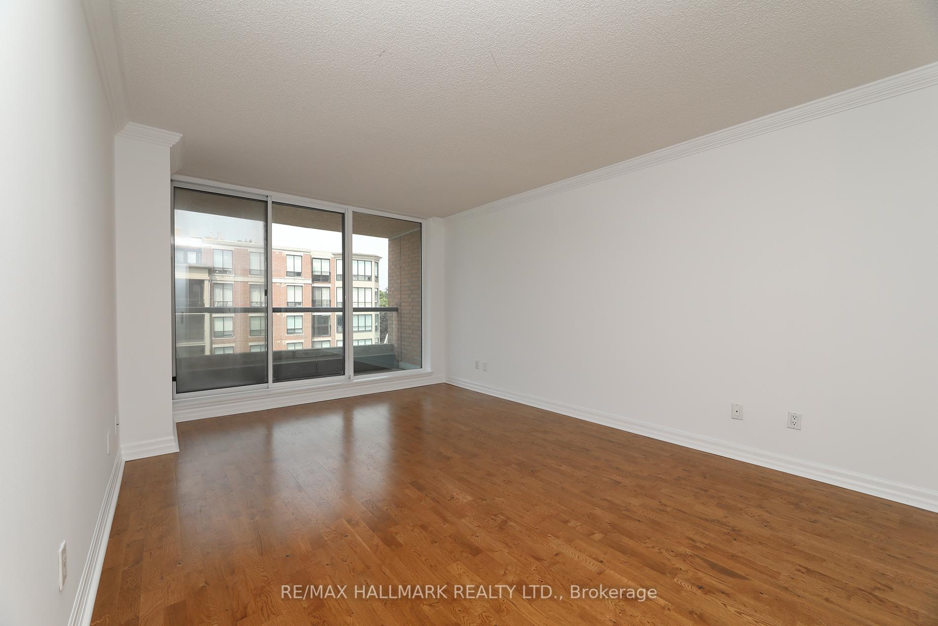 2 Bedrooms Condo at 2727 Yonge, Toronto For sale