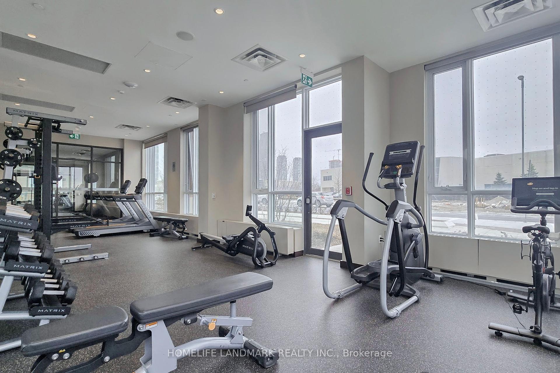 2 Bedrooms Condo at 60 Honeycrisp, Vaughan For sale
