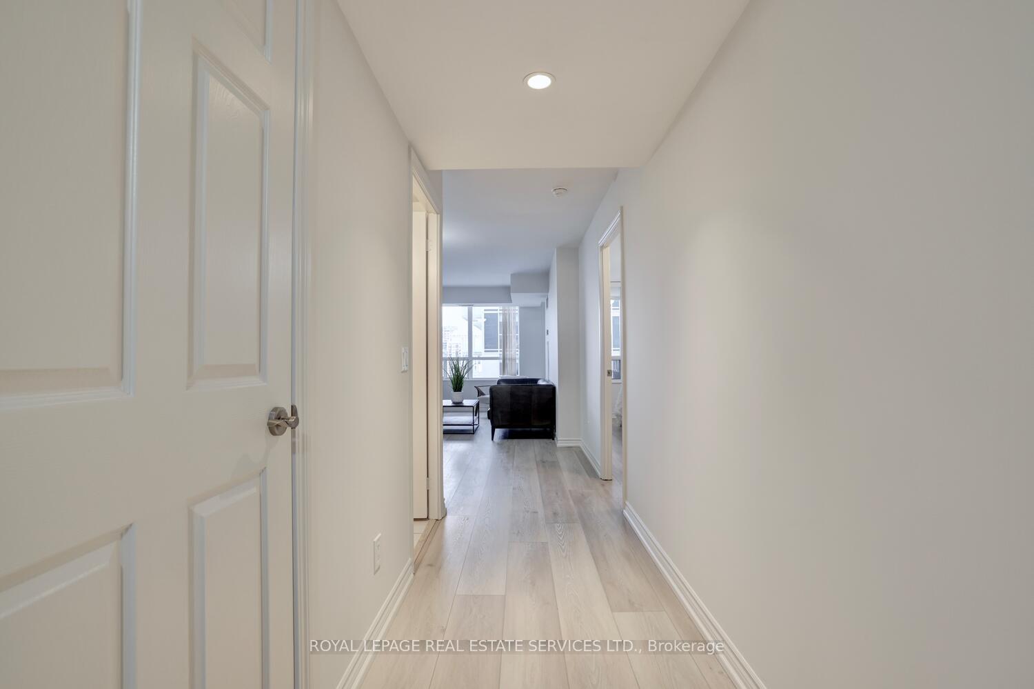 2 Bedrooms Condo at 5233 Dundas,  Toronto For sale